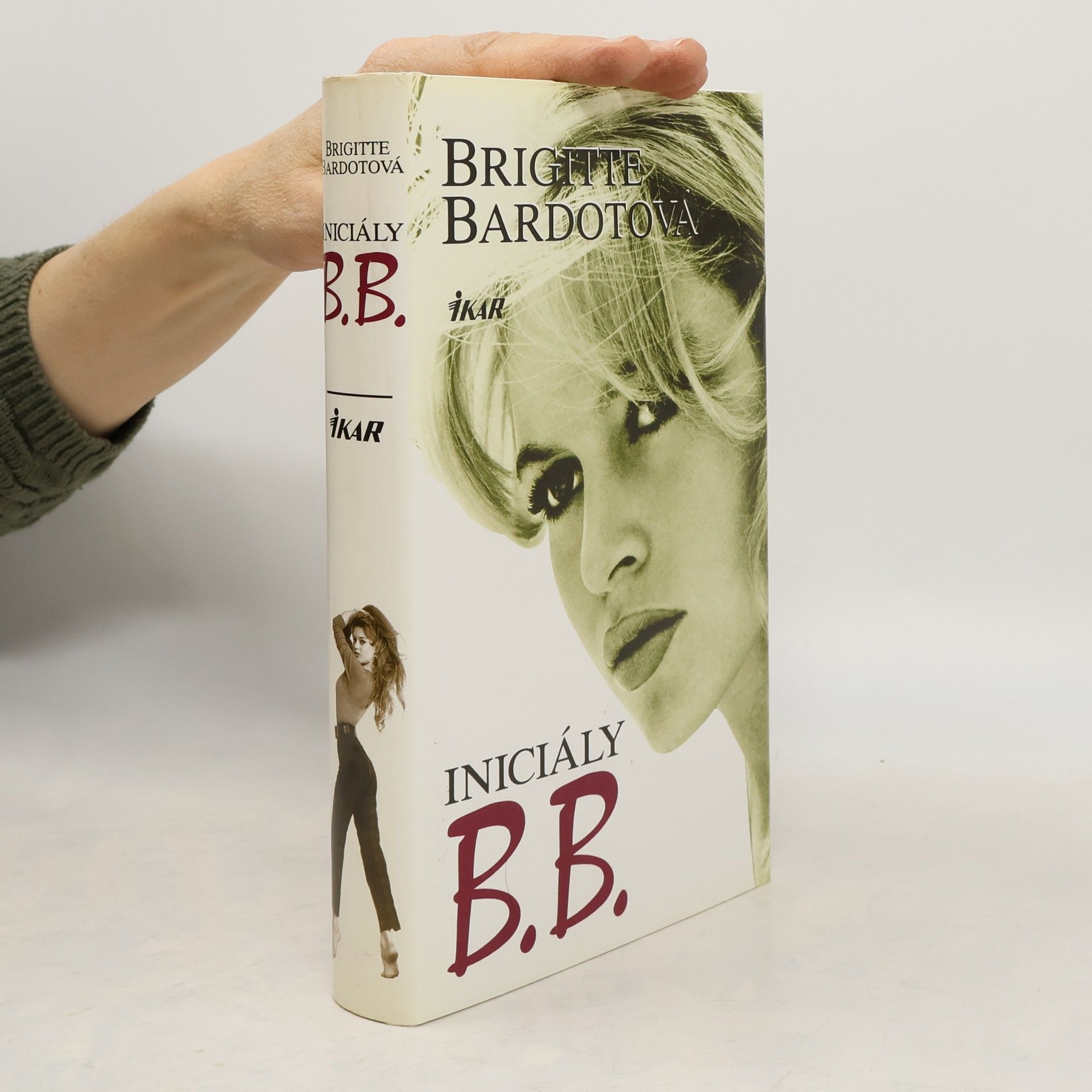 Brigitte Bardot Iniciály B.B.