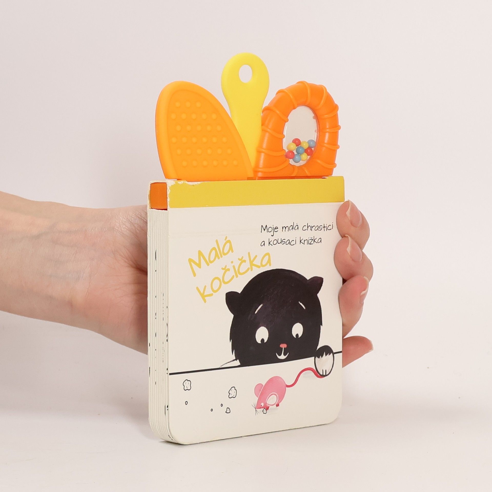 Kolektiv autorů Moje malá chrastící a kousací knížka: Malá kočička