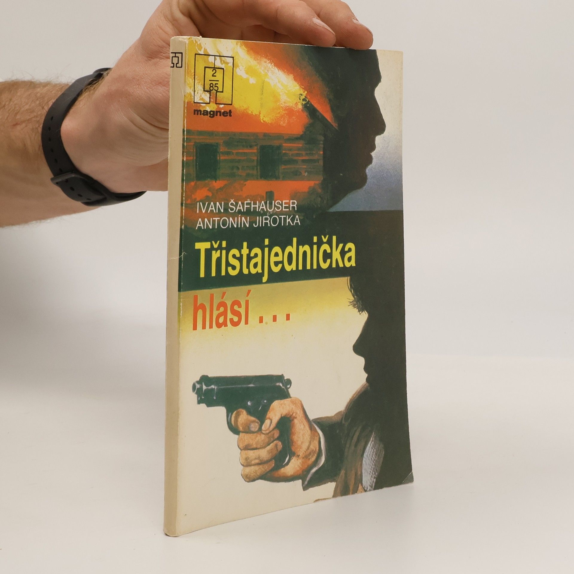 Třistajednička hlásí...