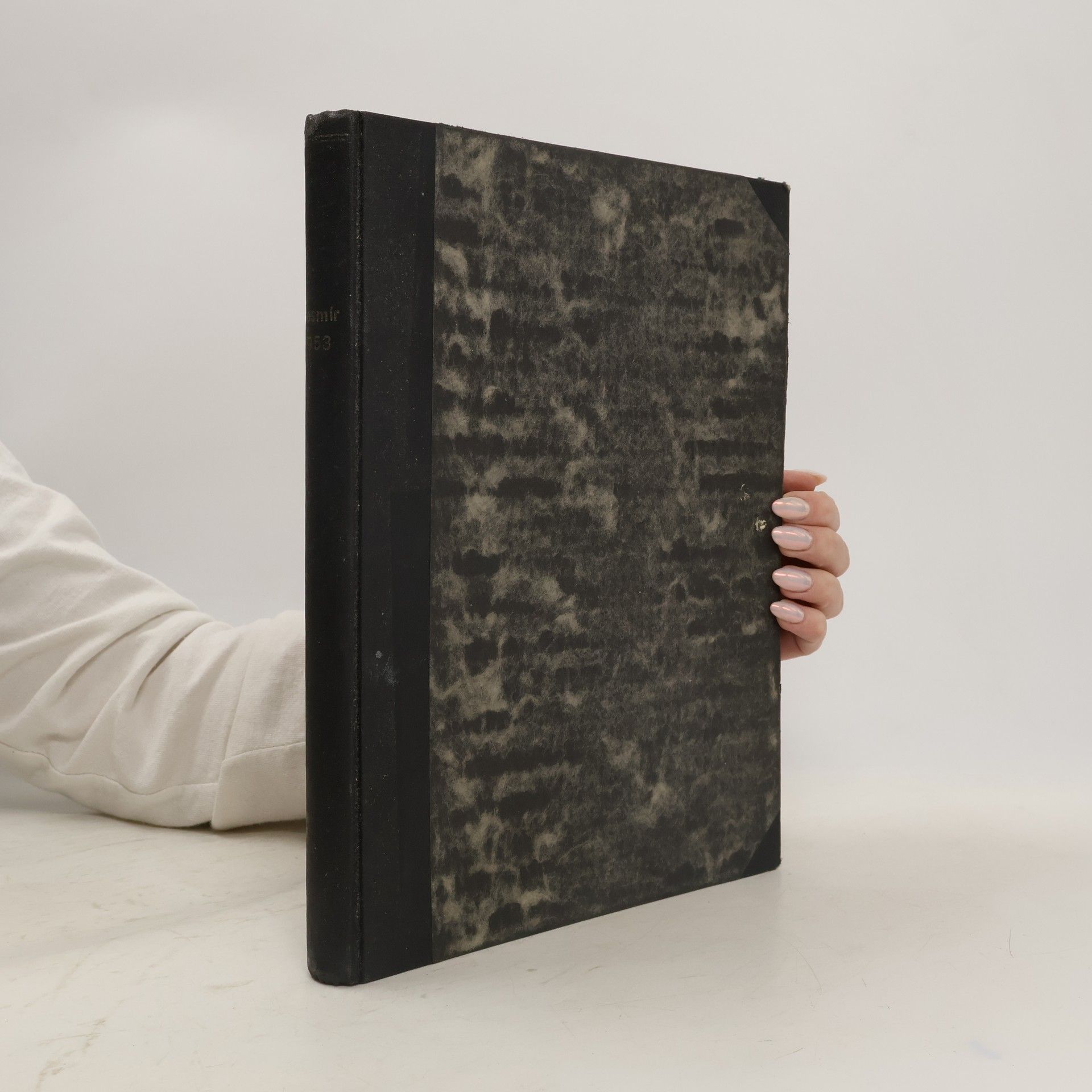 Various authors Vesmír 32