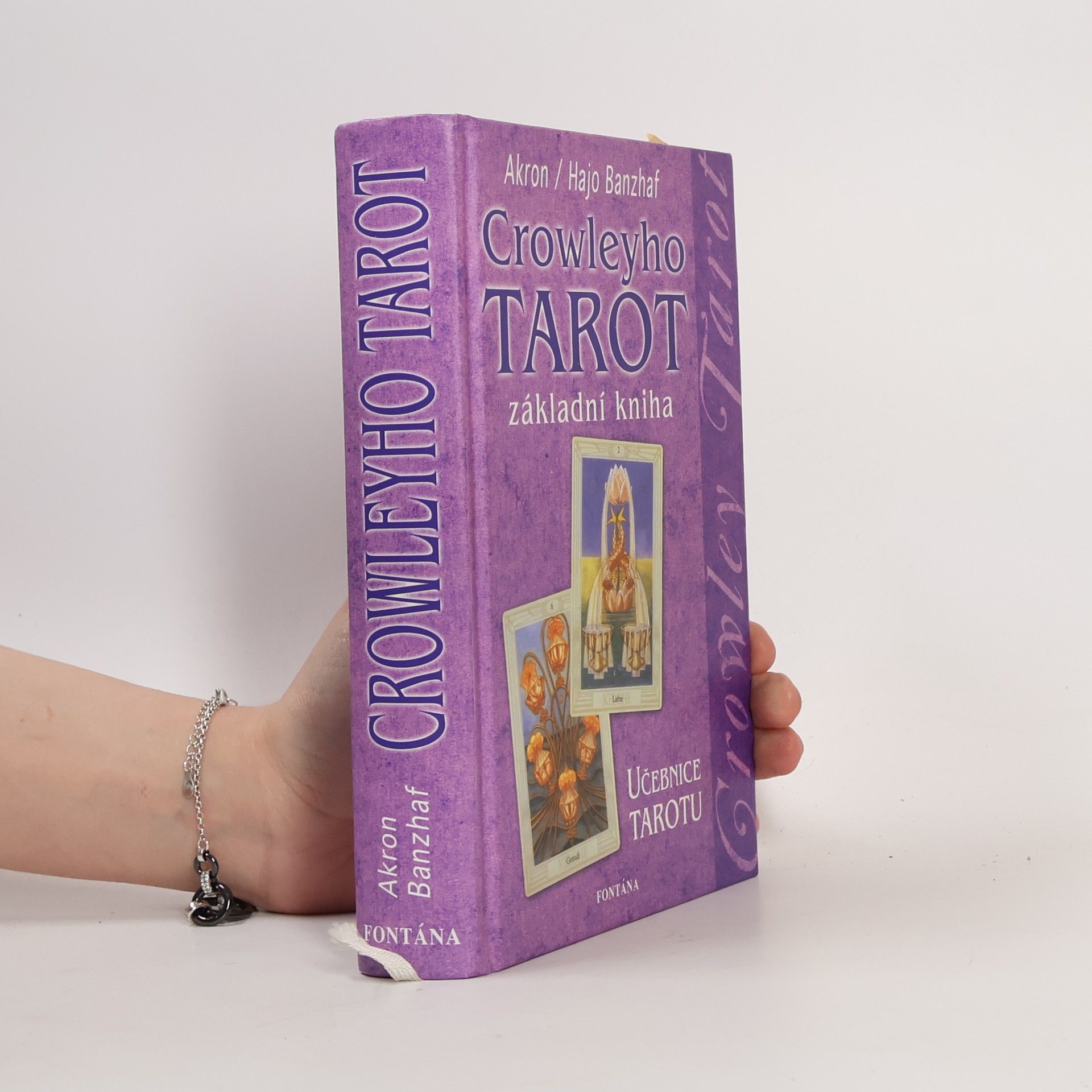 Akron Crowleyho tarot: Základní kniha