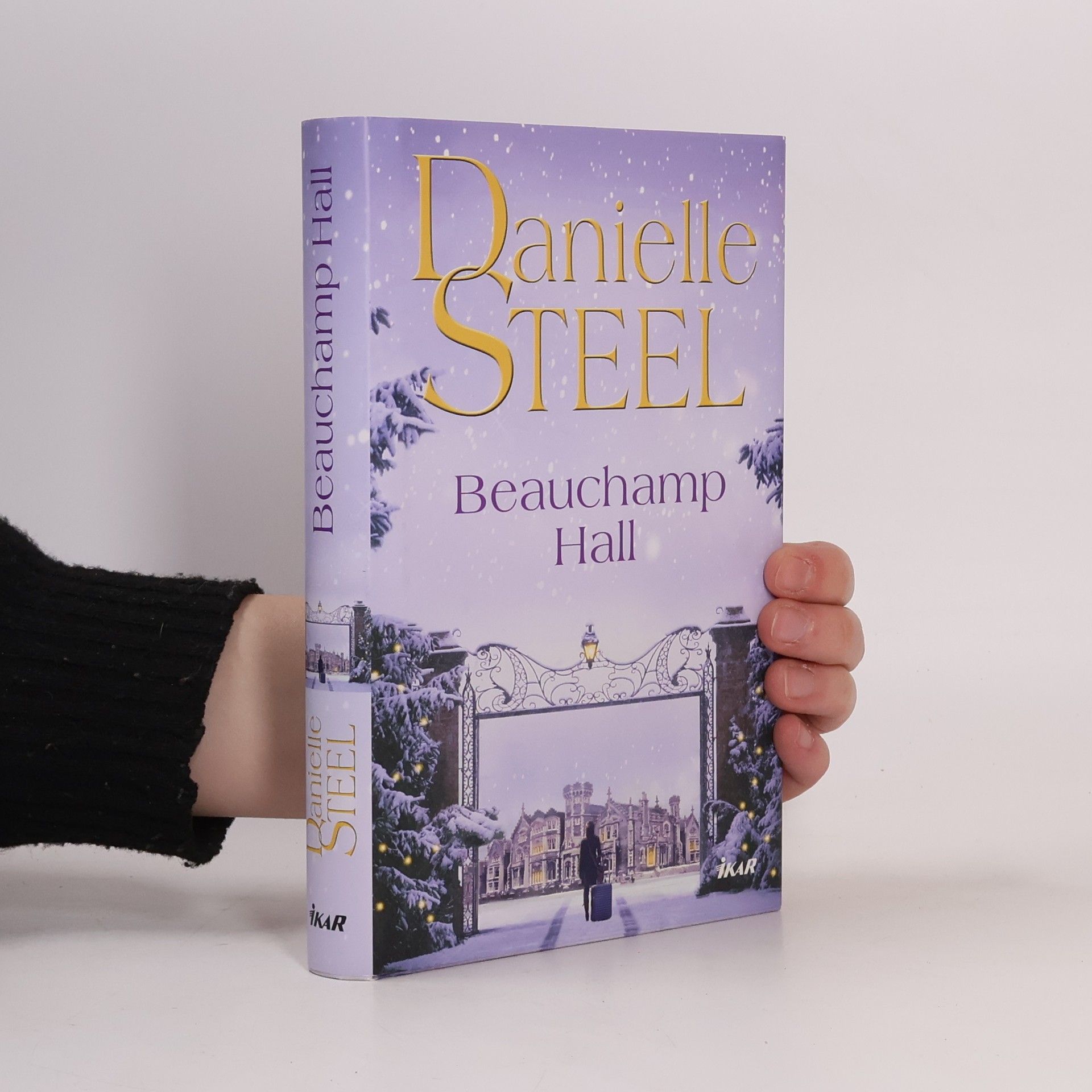 Danielle Steel Beauchamp Hall
