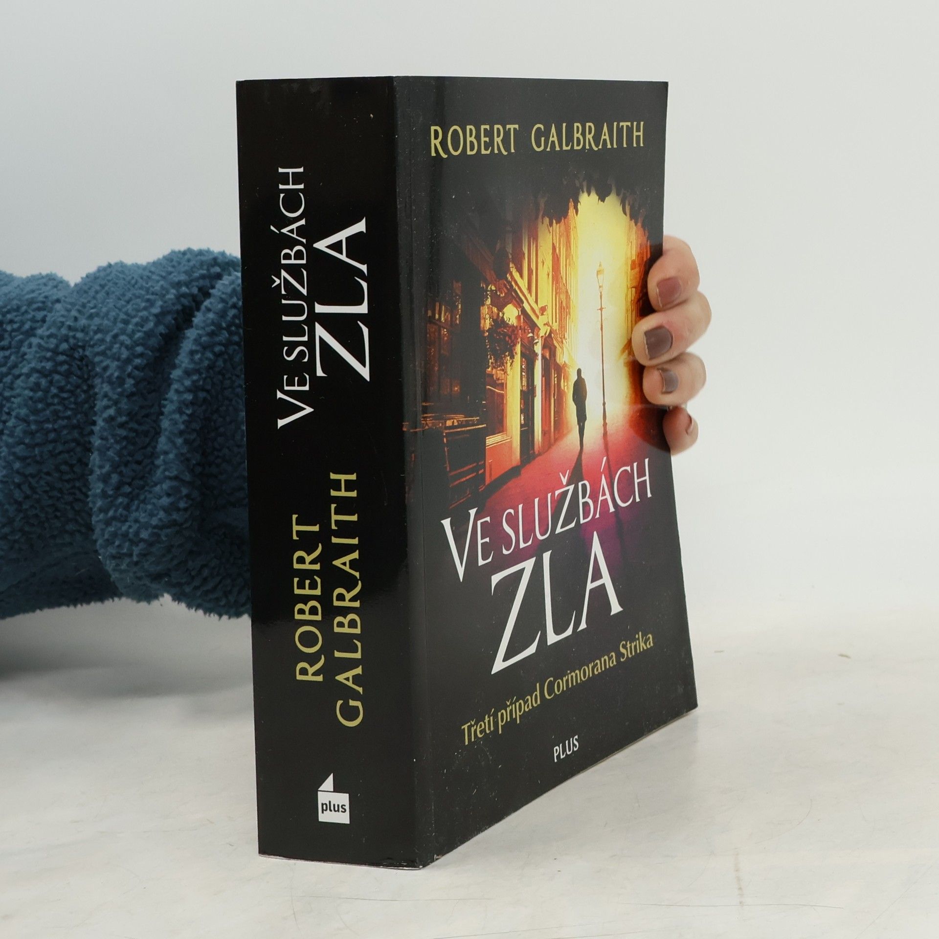 Robert Galbraith Ve službách zla