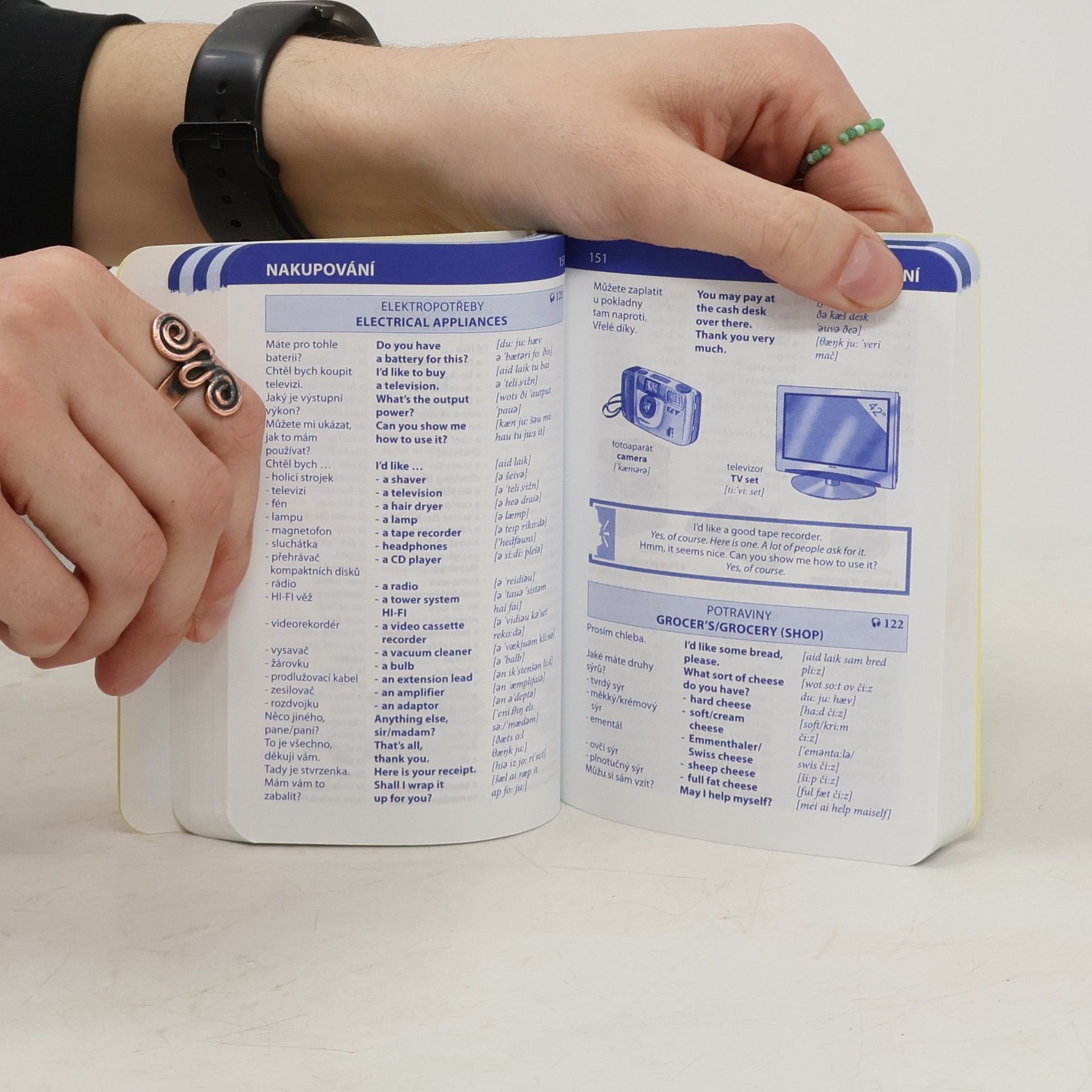 Martina Kutalová Angličtina: Konverzace & slovník. Czech-English phrase book & dictionary