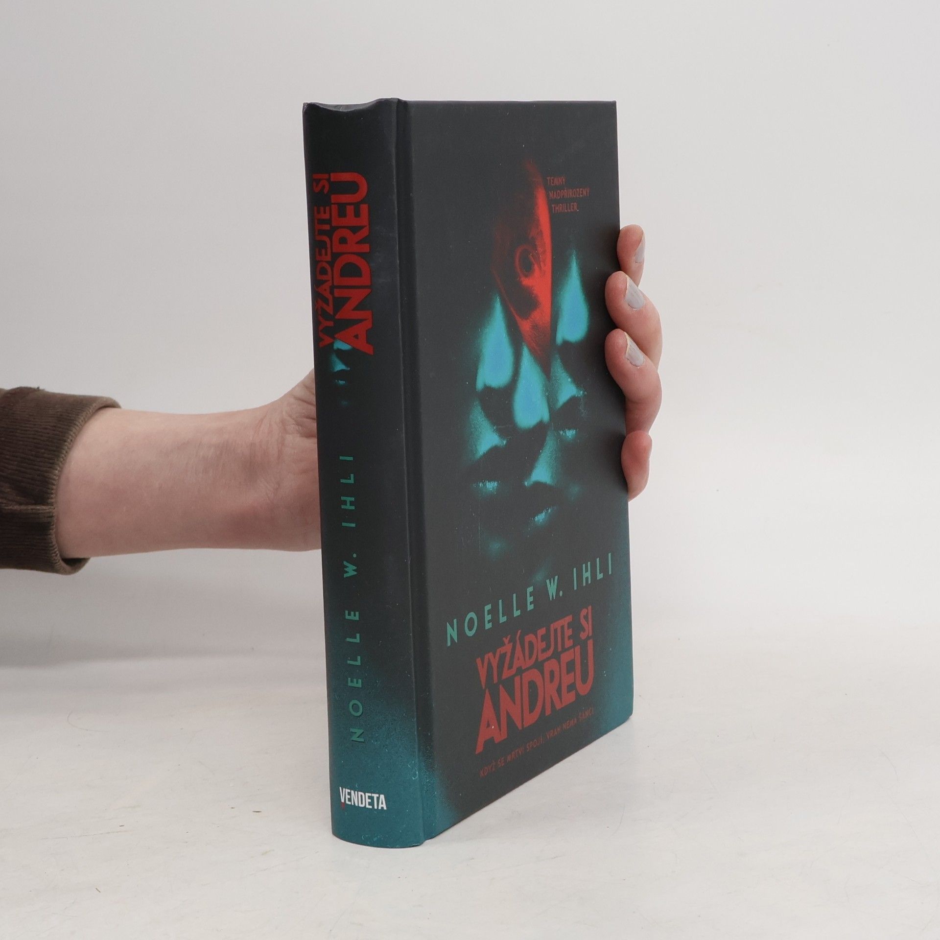 Noelle W. Ihli Vyžádejte si Andreu