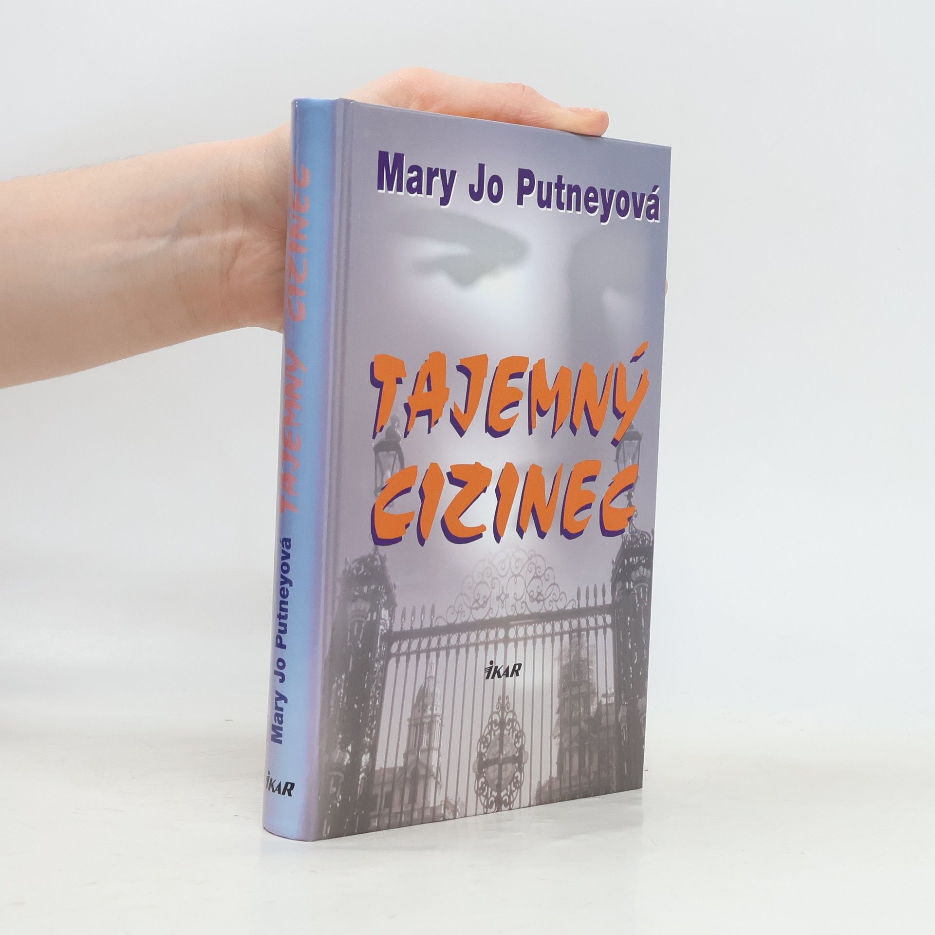Eva Hauser Tajemný cizinec. 1. díl