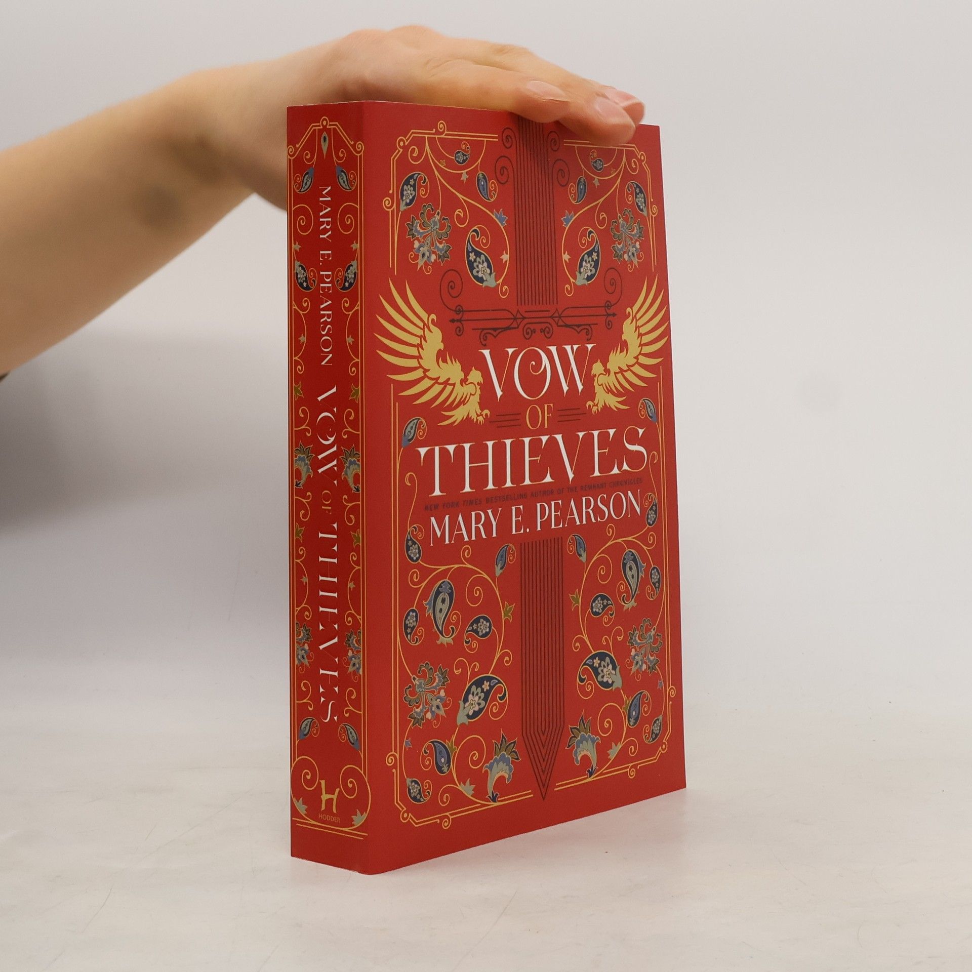 Mary E. Pearson Vow of Thieves