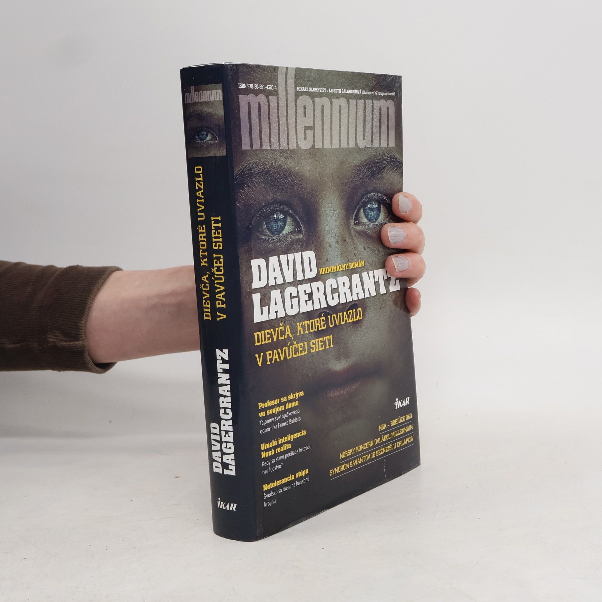 David Lagercrantz Dievča, ktoré uviazlo v pavúčej sieti