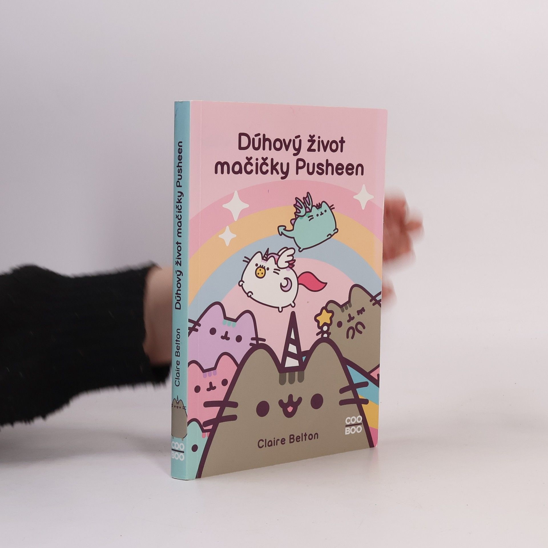 Claire Belton Dúhový život mačičky Pusheen