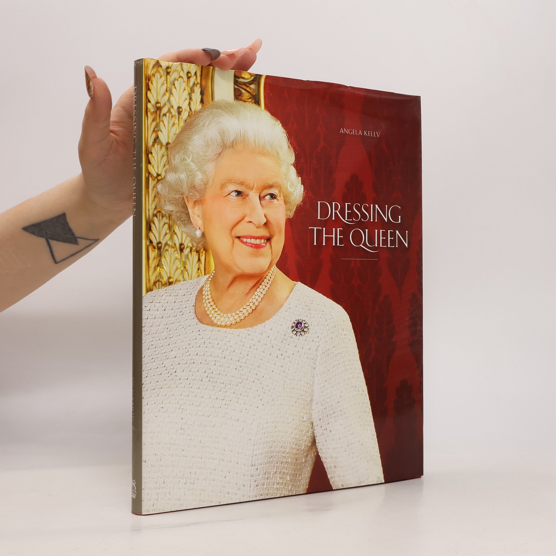 Angela Kelly Dressing the Queen