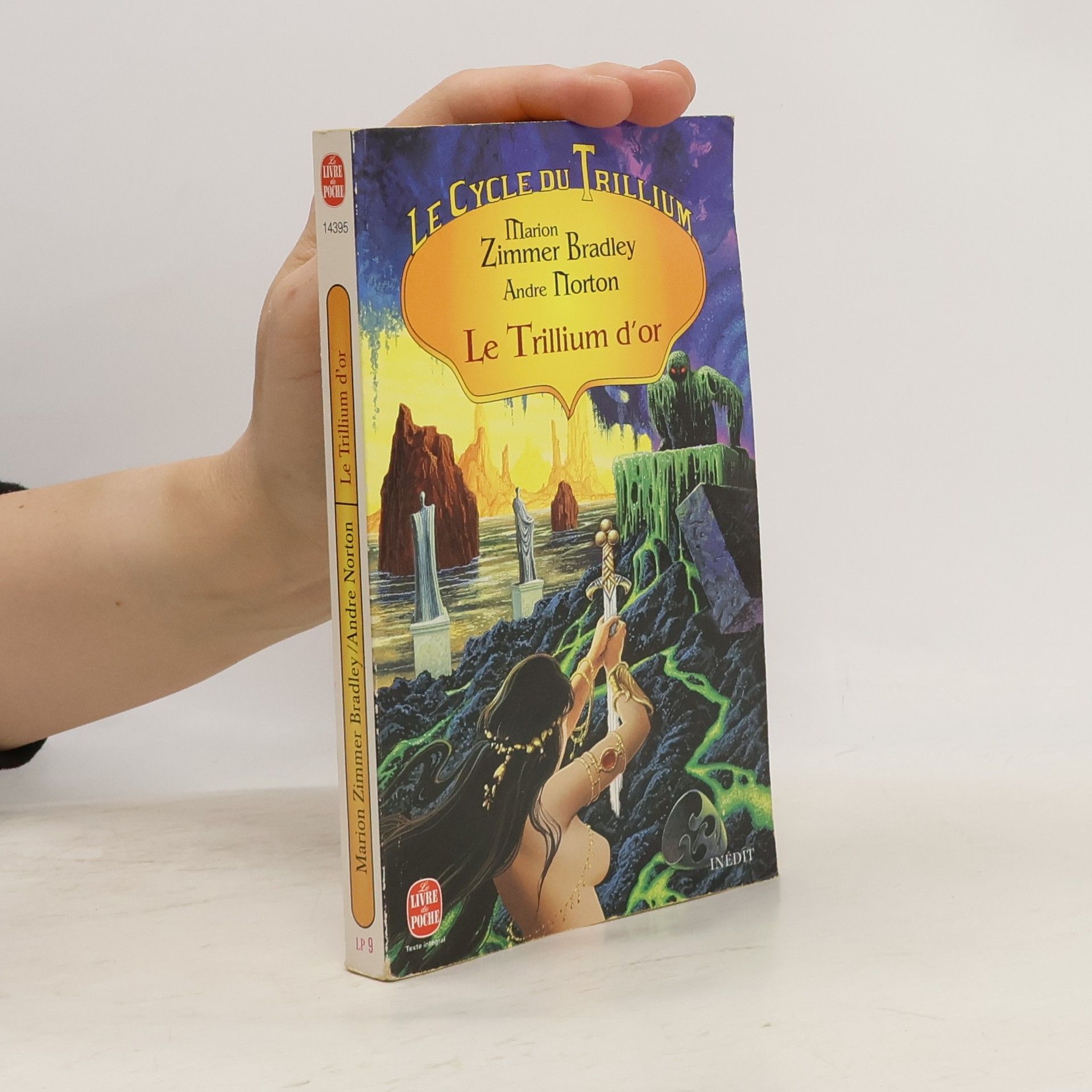 Marion Zimmer Bradley Le Cycle du Trillium - 2: Le Trillium d'or - Texte intégral