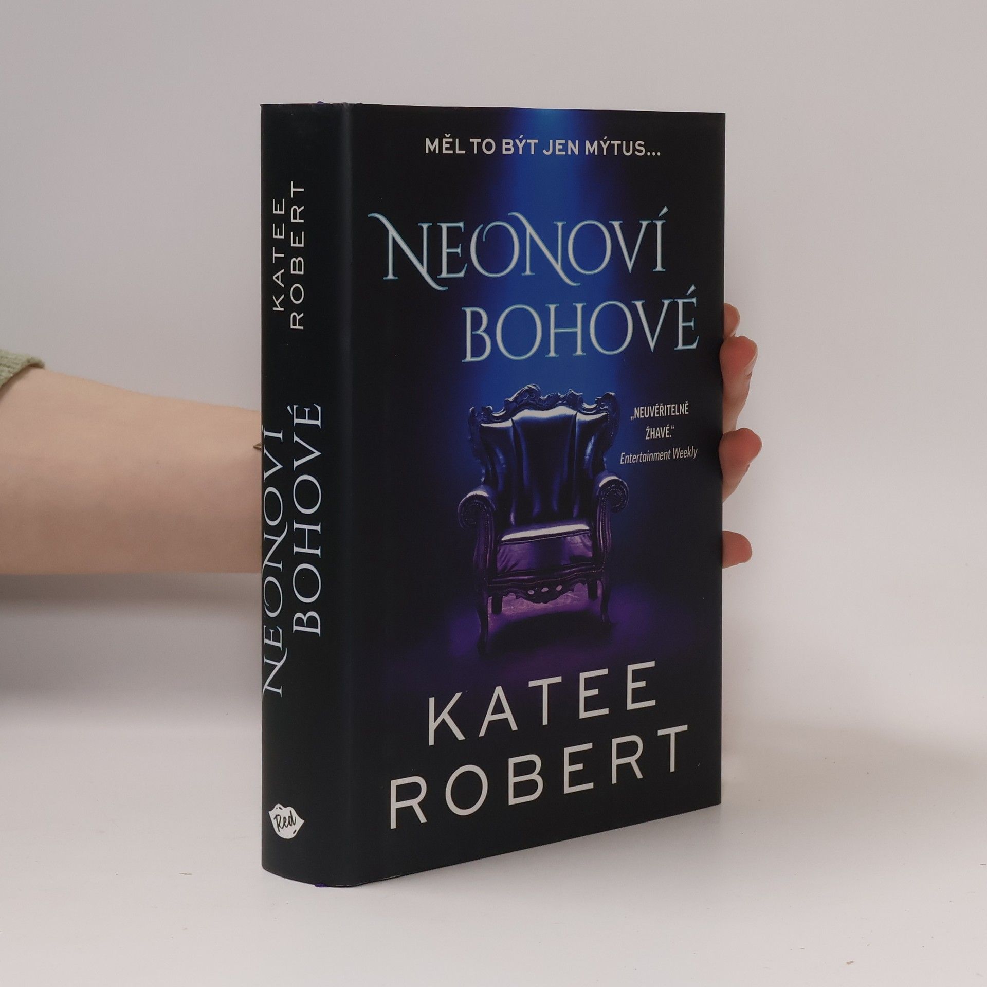 Katee Robert Neonoví bohové