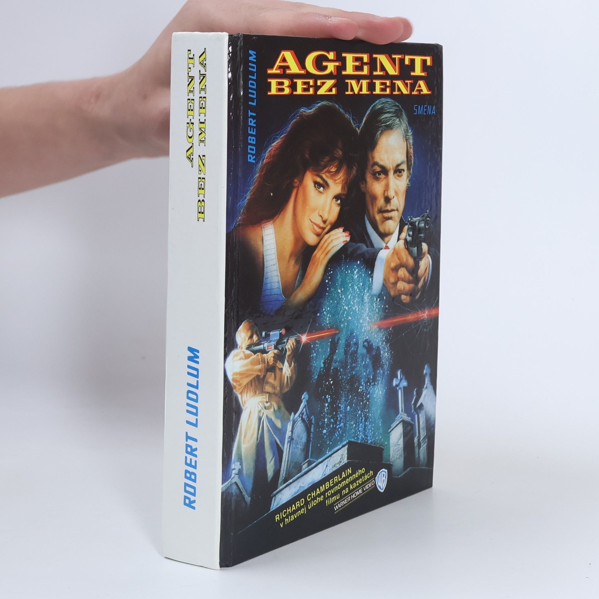 Robert Ludlum Agent bez mena