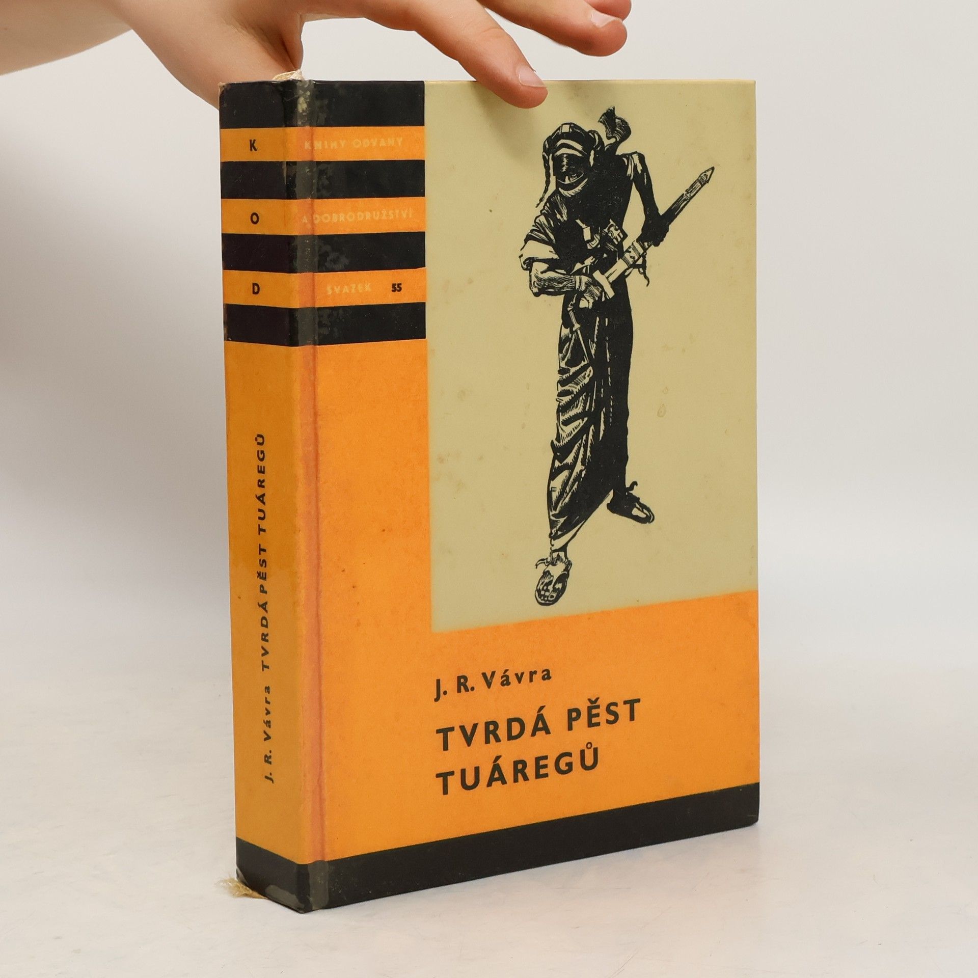 Jaroslav Raimund Vávra Tvrdá pěst Tuáregů