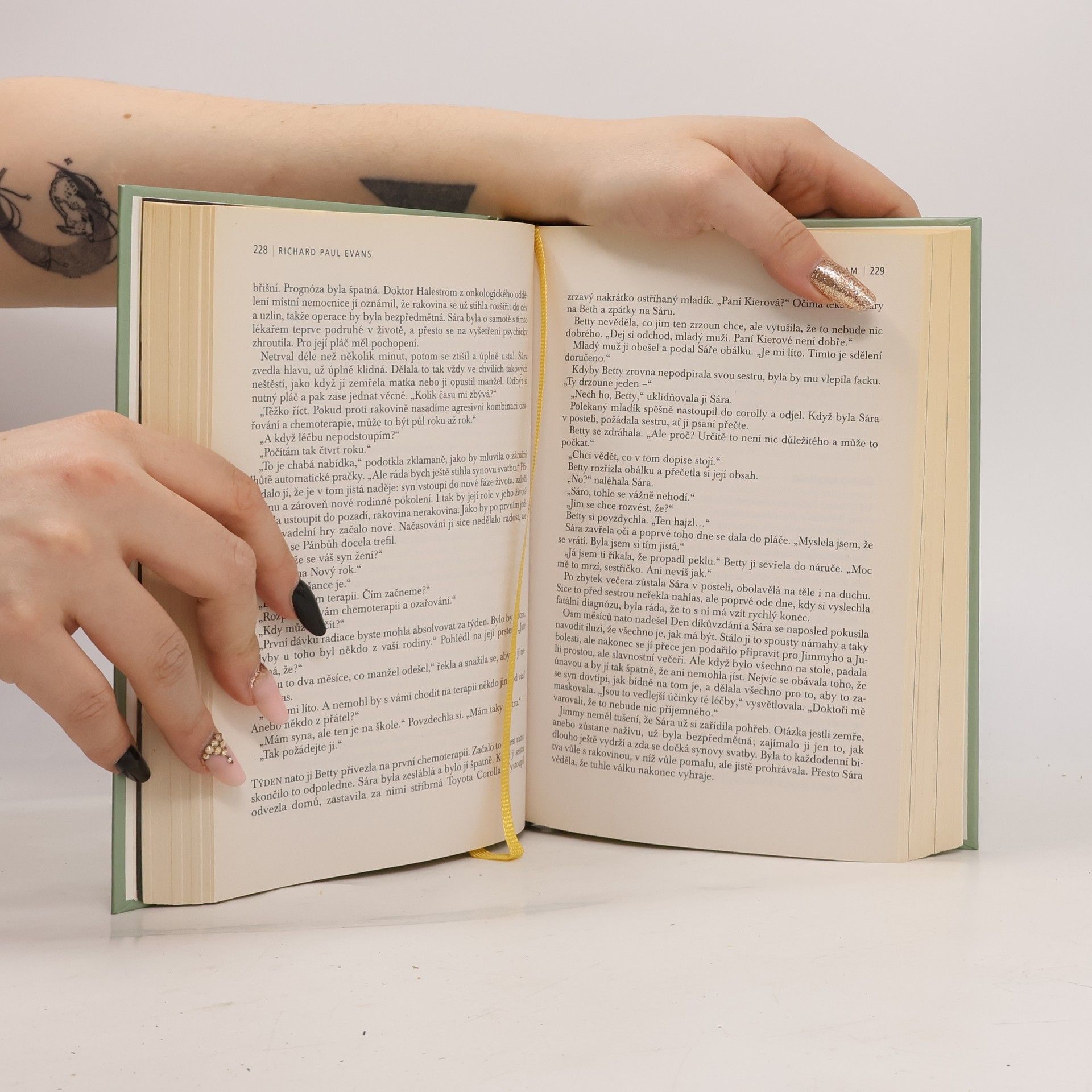Various authors Nejlepší světové čtení. Ženevský podvod. Vánoční seznam. Už žádná tajemství. Hora mezi námi.