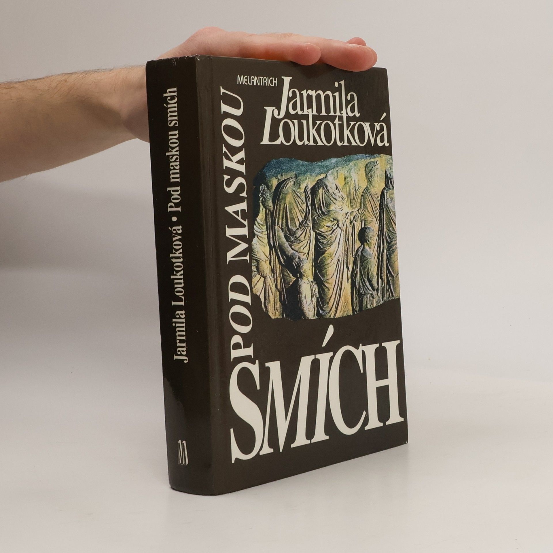 Jarmila Loukotková Pod maskou smích