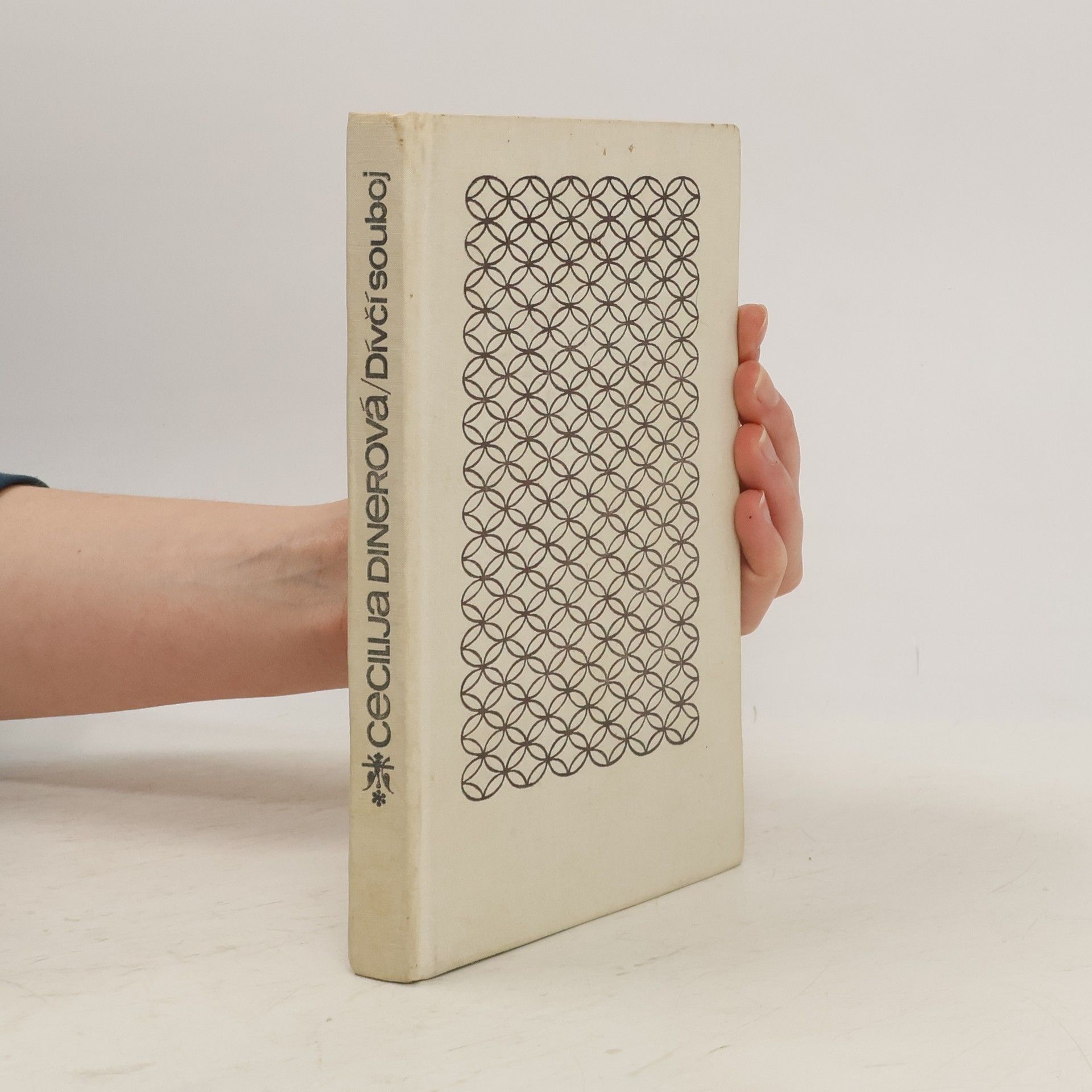 Cecilija Dinere Dívčí souboj