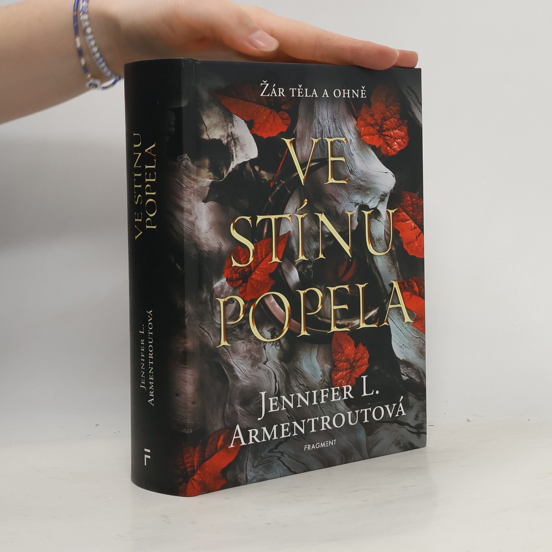 Jennifer L. Armentrout Ve stínu popela