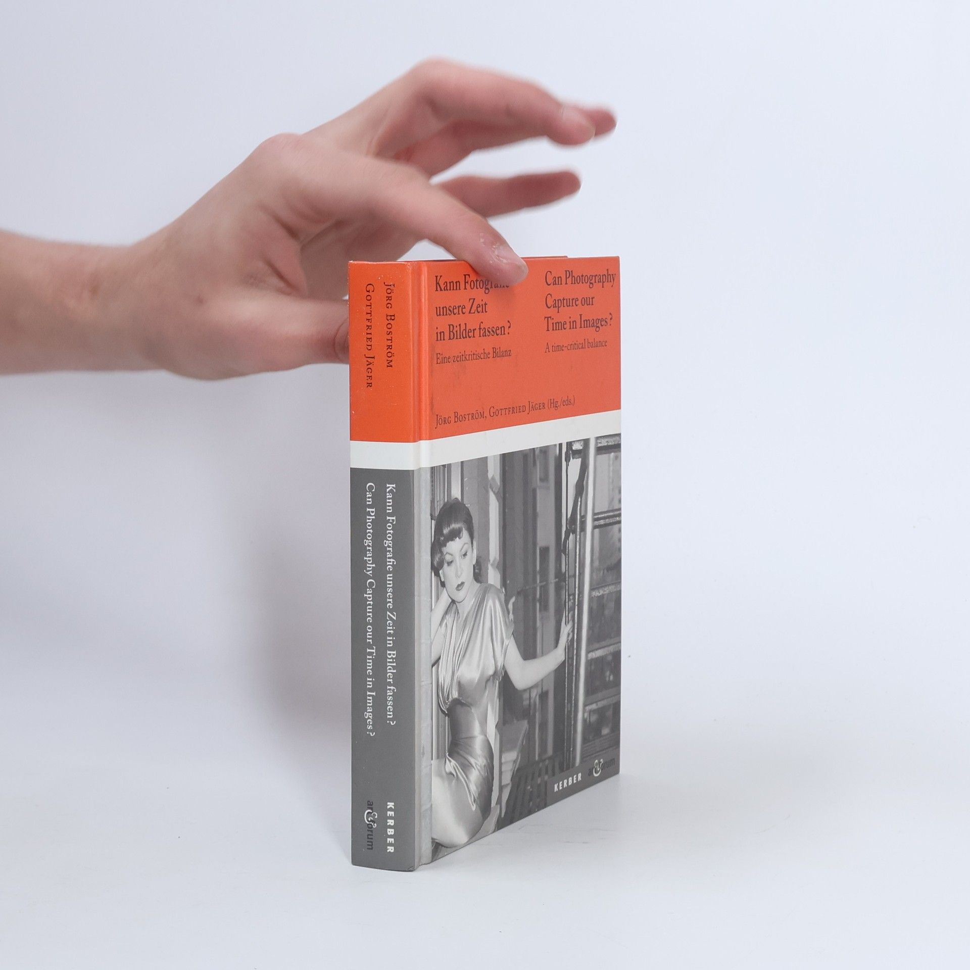 Kann Fotografie unsere Zeit in Bilder fassen? Can Photography Capture our Time in Images?