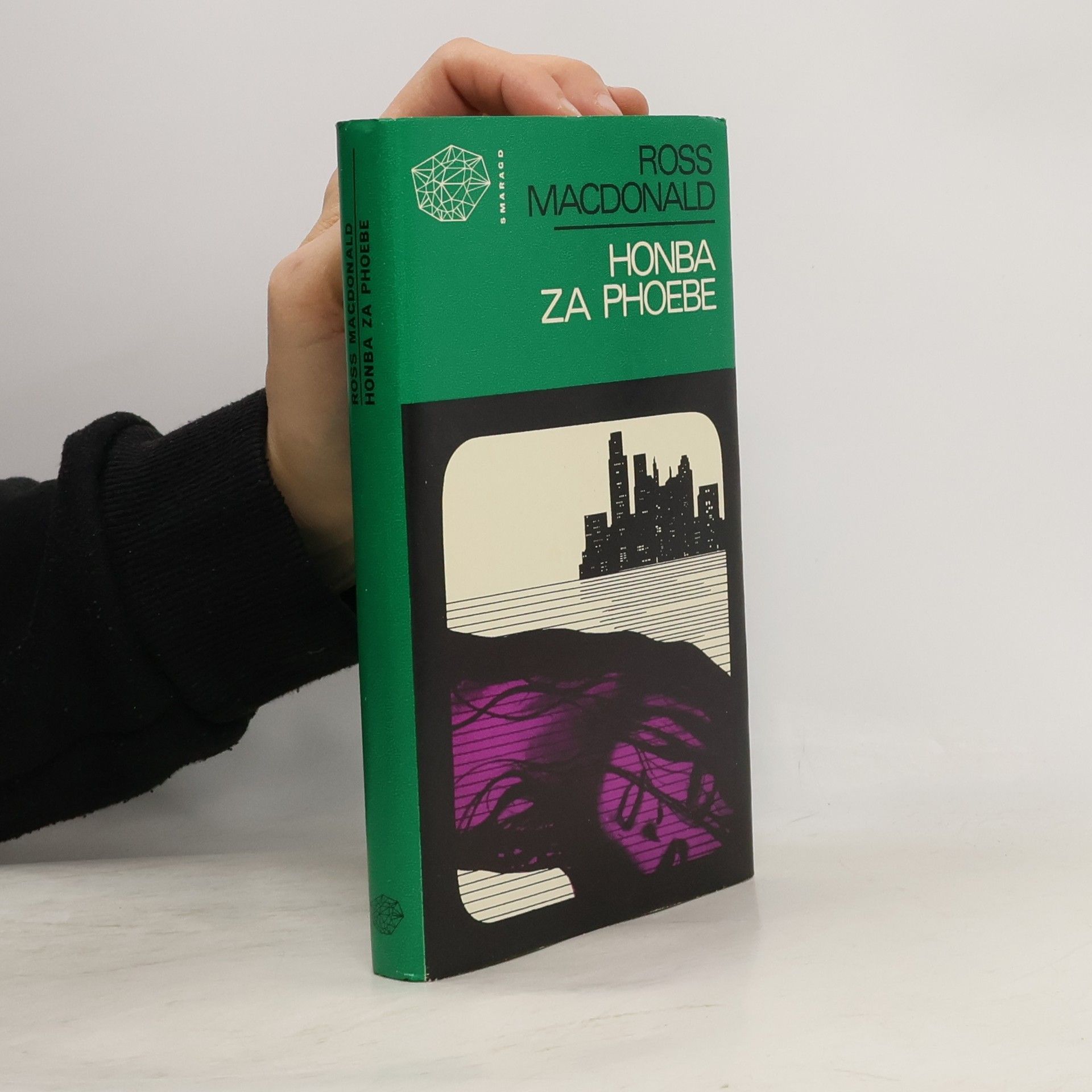 Ross Macdonald Honba za Phoebe