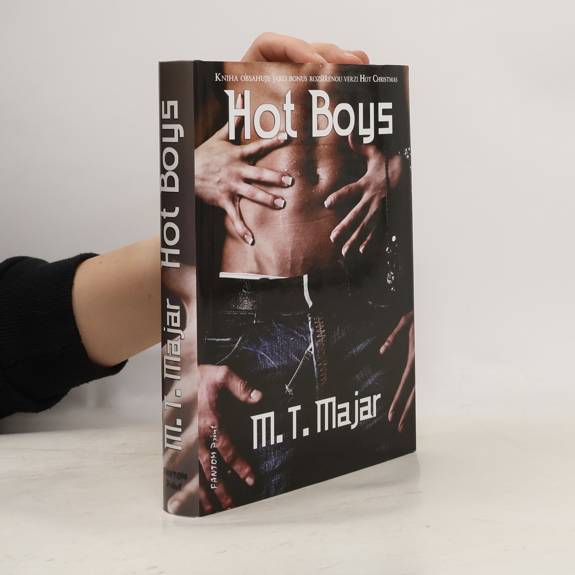 M. T. Majar Hot Boys