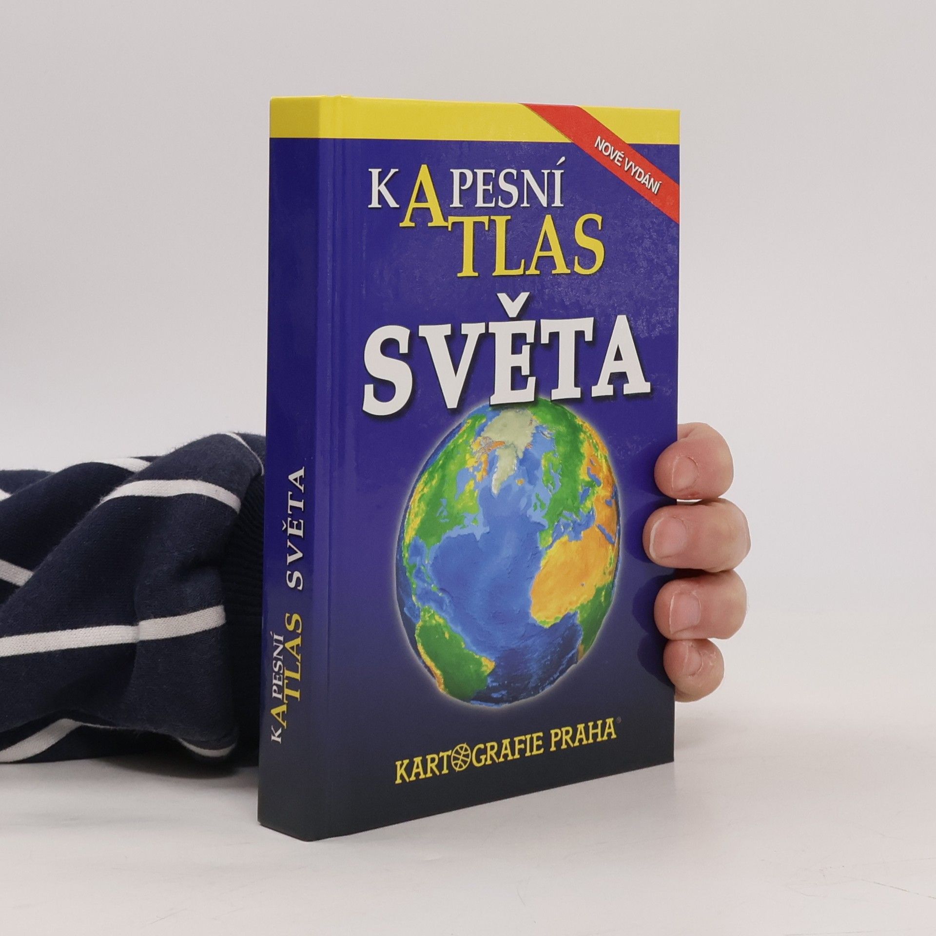 Autorenkollektiv Kapesní atlas světa