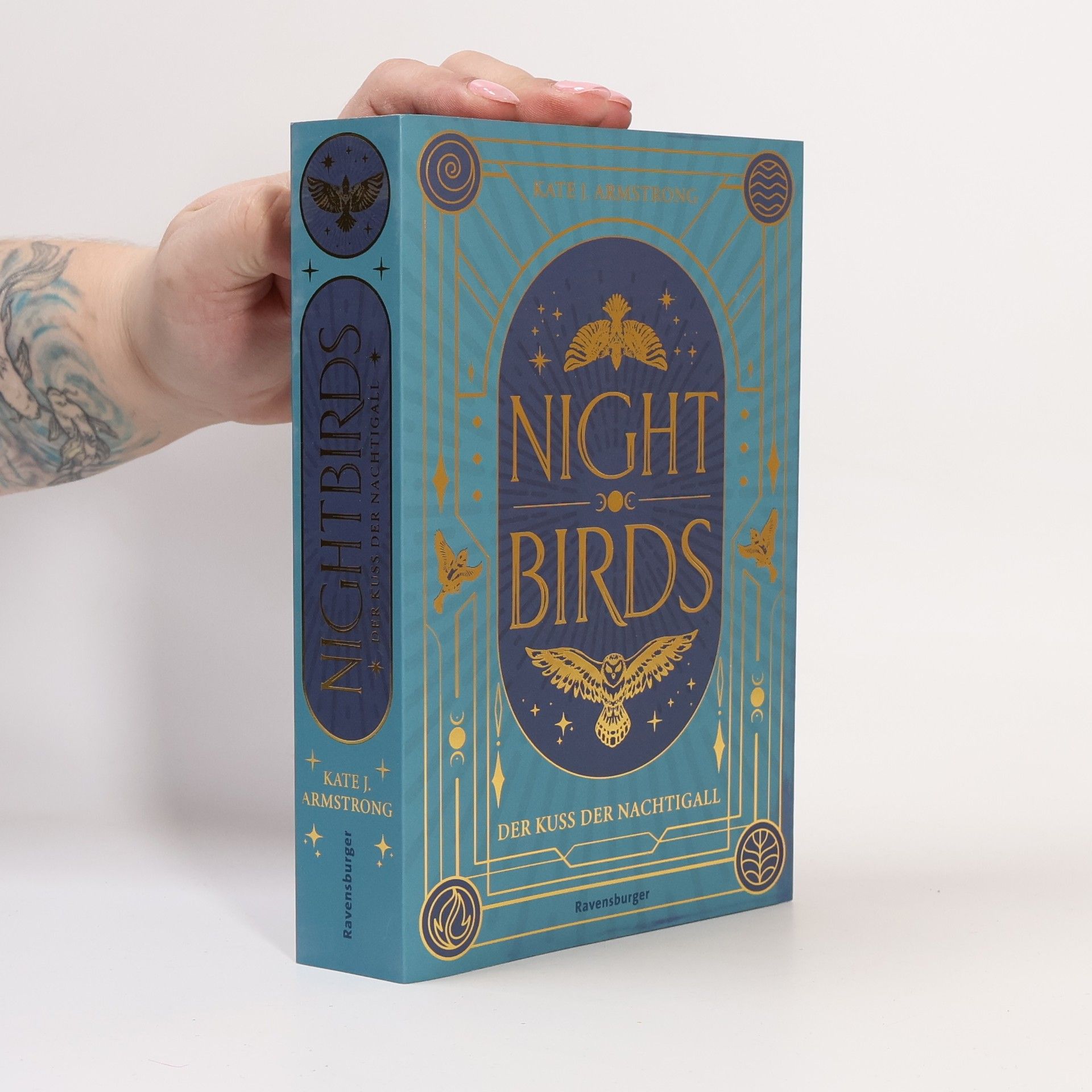 Kate Armstrong Nightbirds, Band 1: Der Kuss der Nachtigall (Epische Romantasy Limitierte Auflage mit Farbschnitt)