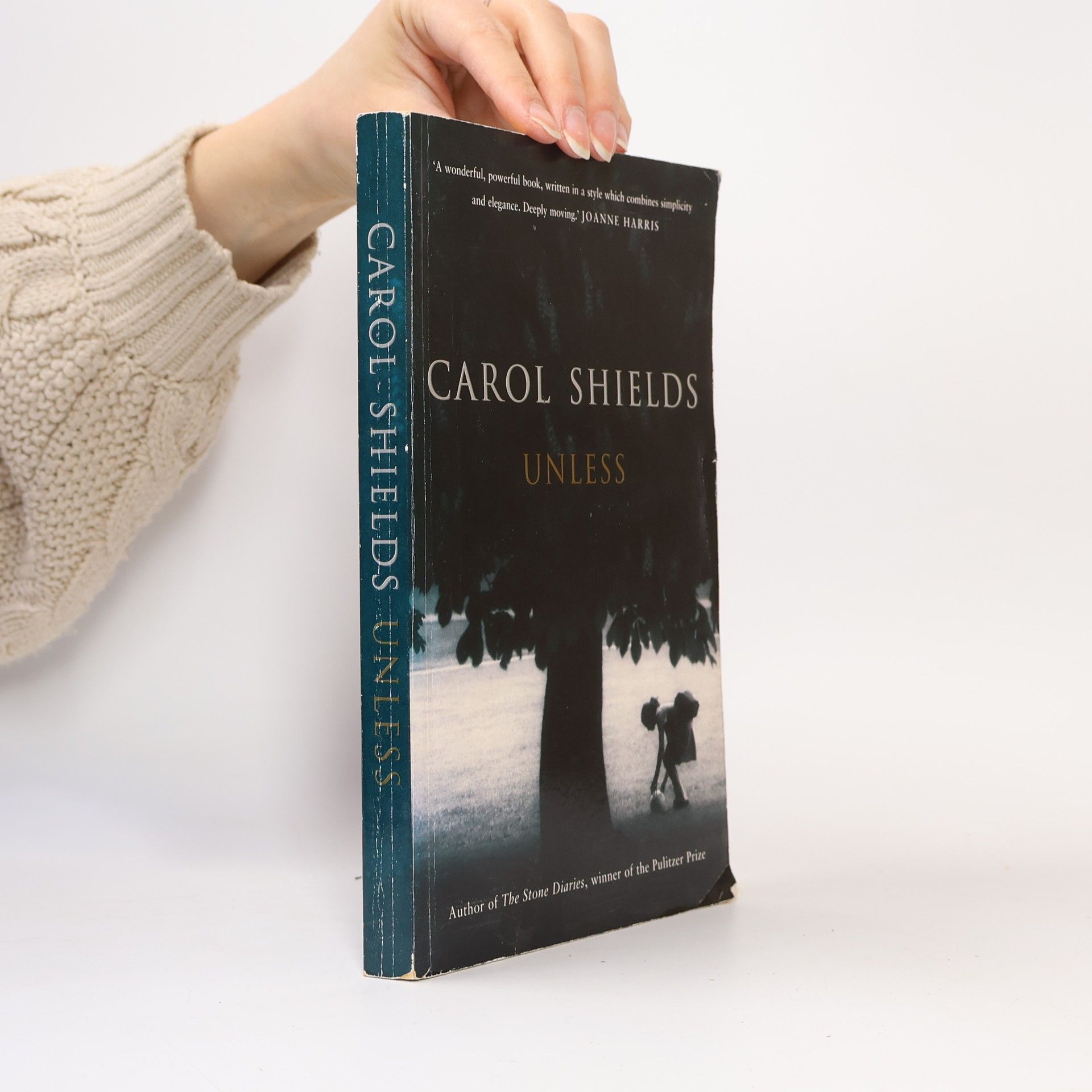 Carol Shields Unless