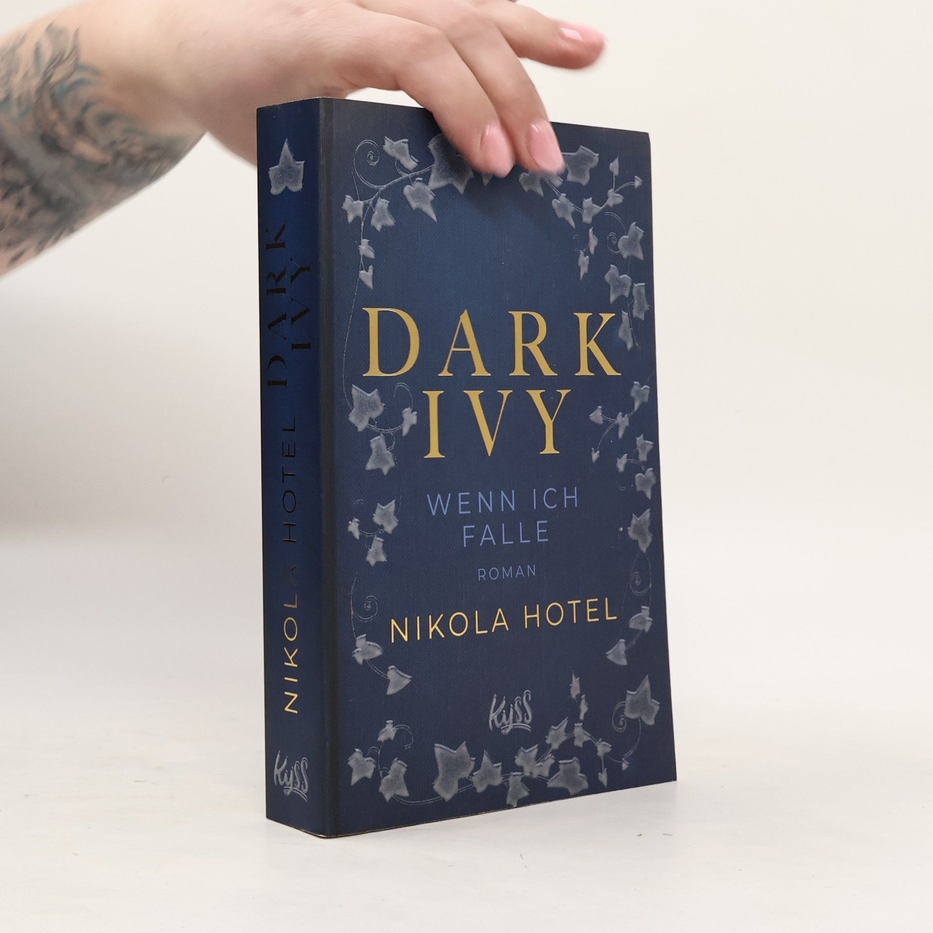 Nikola Hotel Dark Ivy - Wenn ich falle
