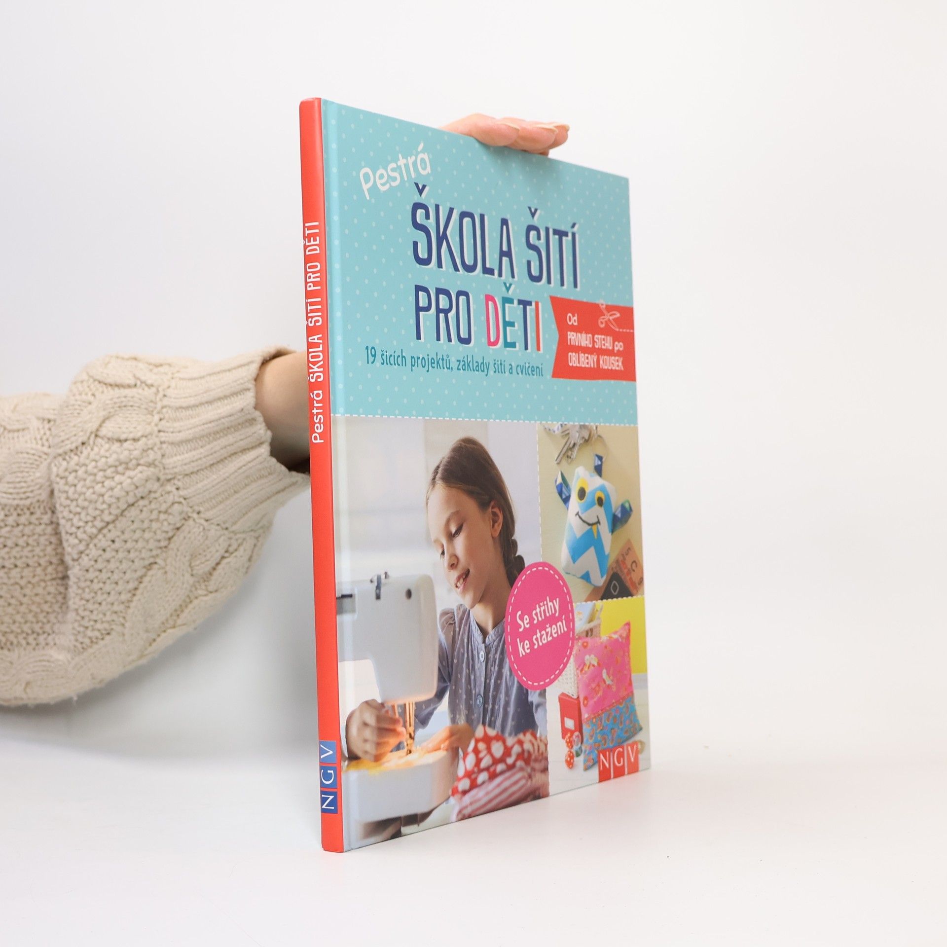 Rabea Rauer Pestrá škola šití pro děti