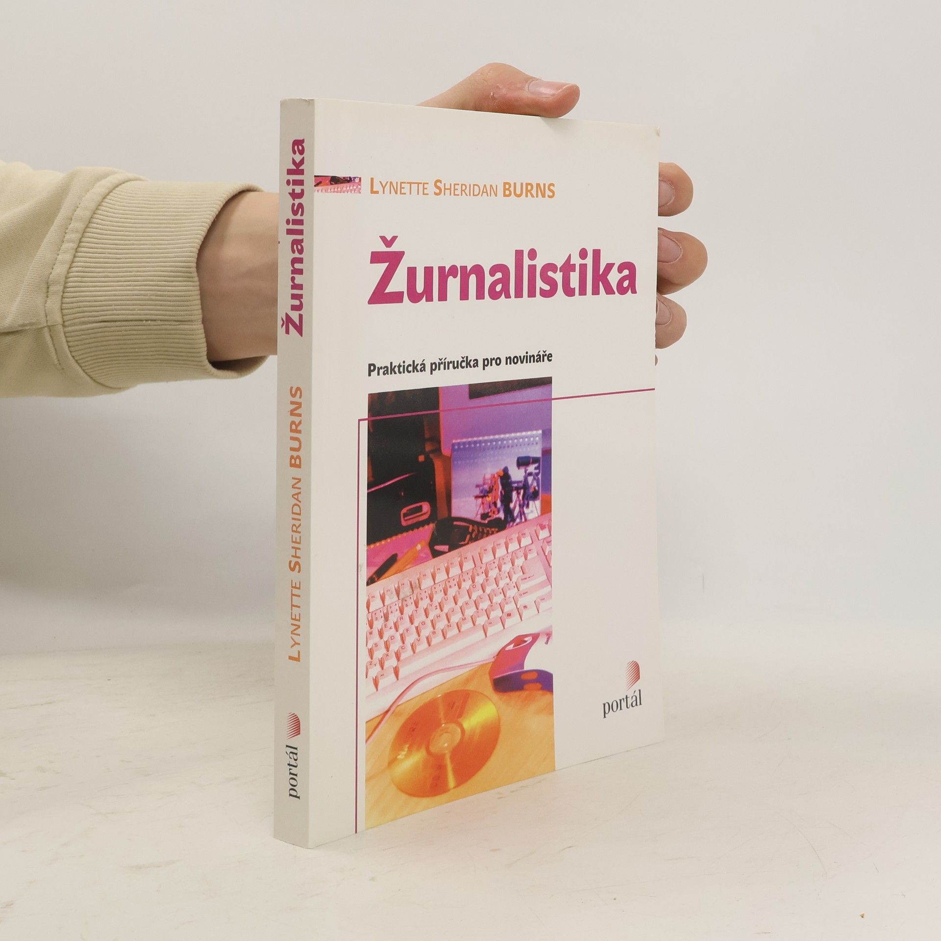 Lynette Sheridan Burns Žurnalistika