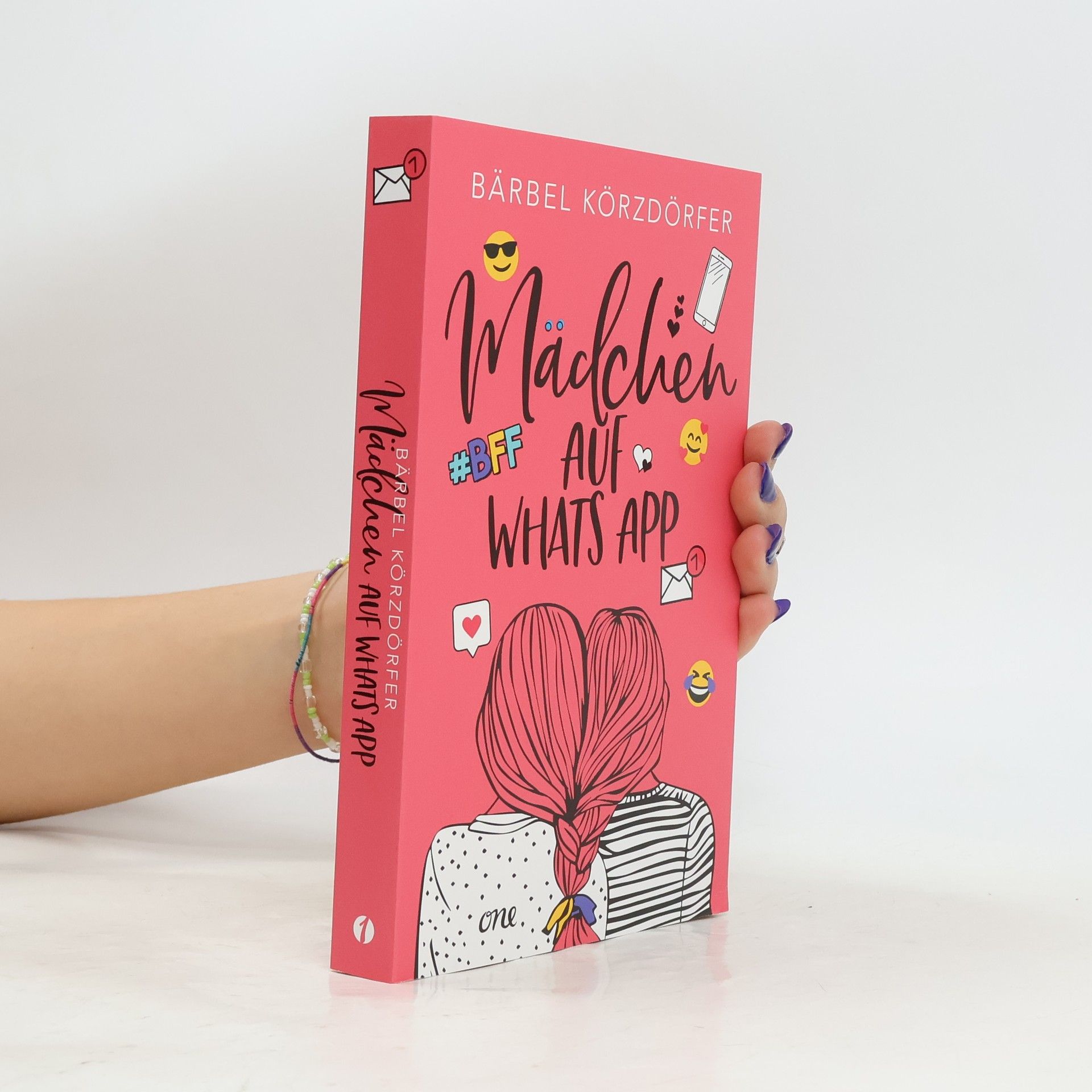 Mädchen auf WhatsApp 1