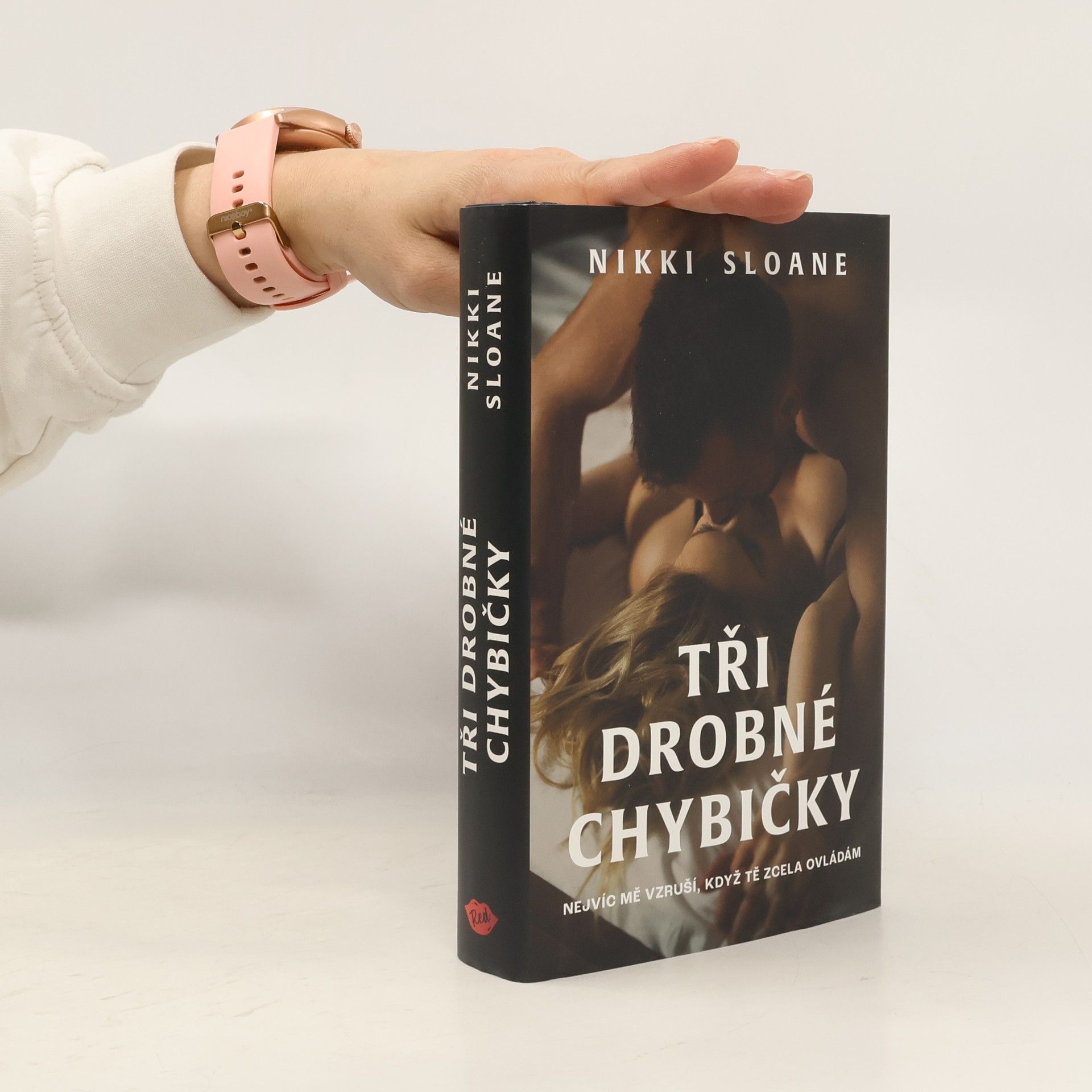Nikki Sloane Tři drobné chybičky