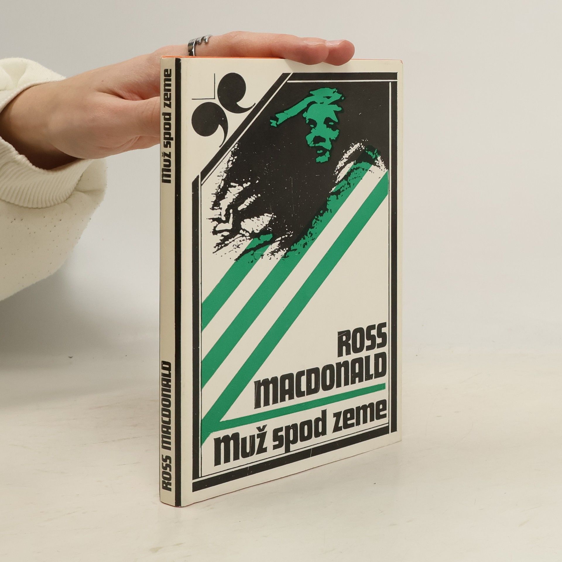 Ross Macdonald Muž spod zeme