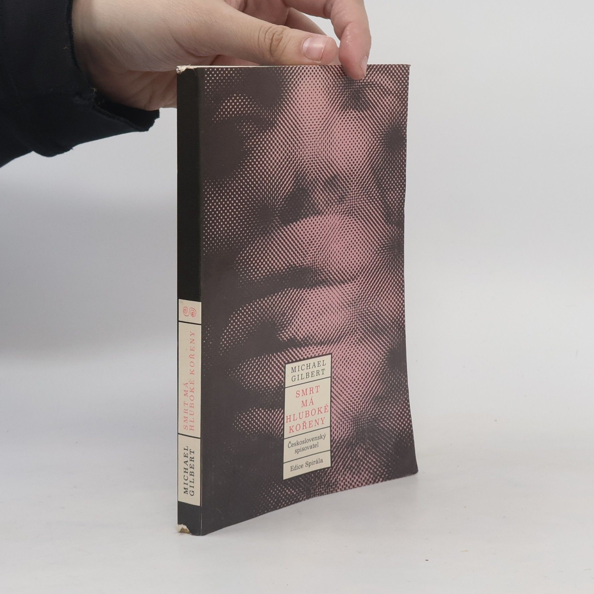 Michael Gilbert Smrt má hluboké kořeny