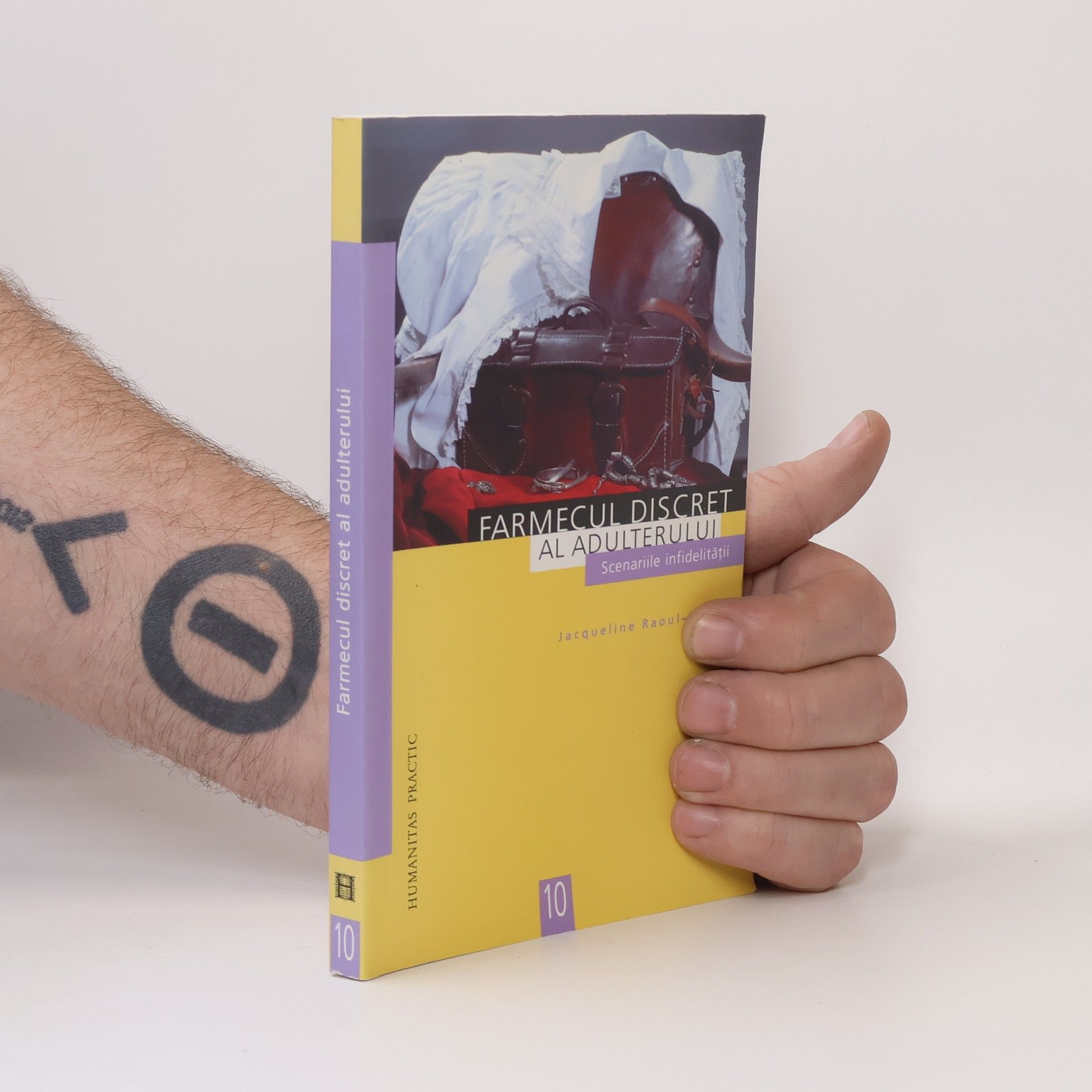 Jacqueline Raoul-Duval Farmecul discret al adulterului