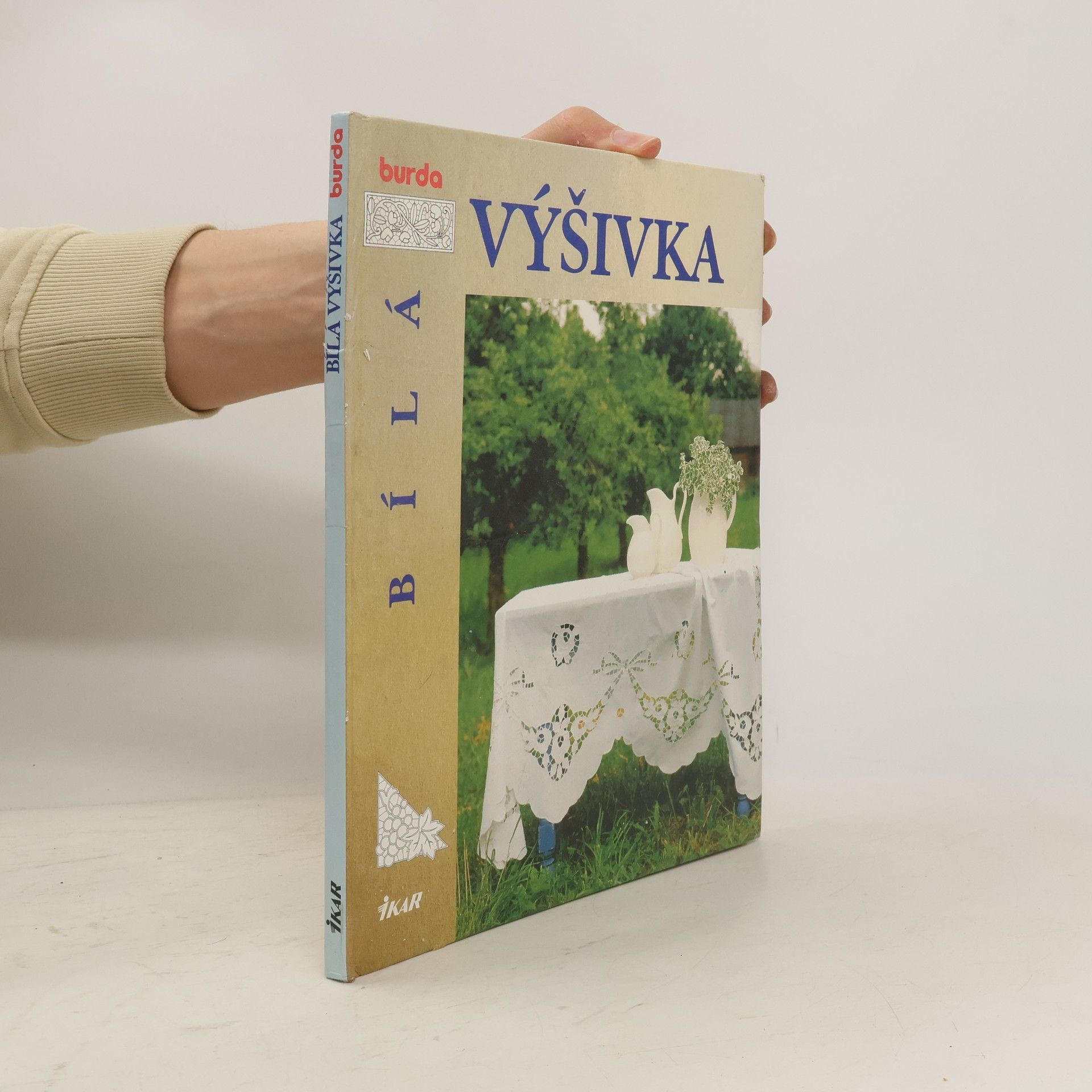 Various authors Bílá výšivka