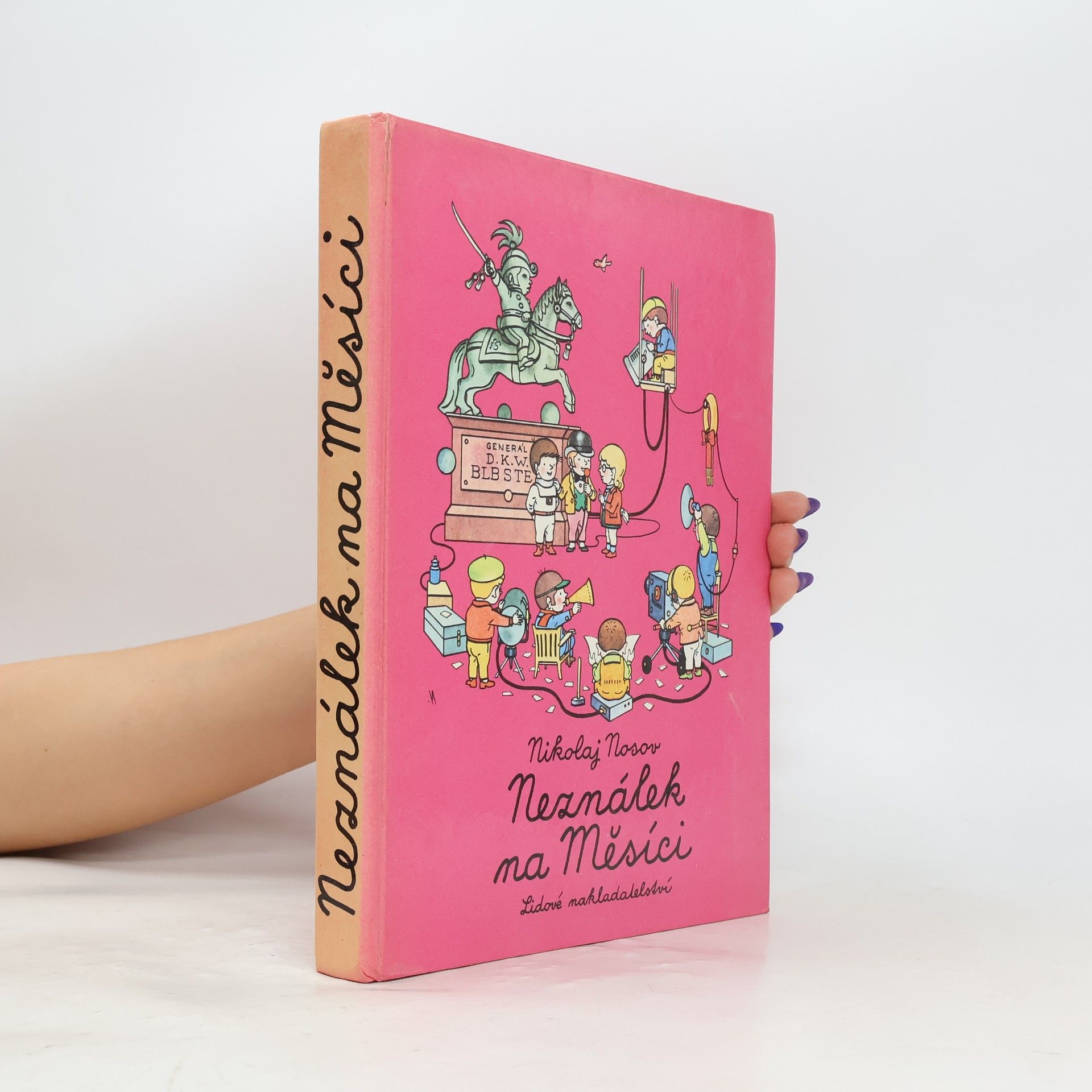 Neználek na Měsíci