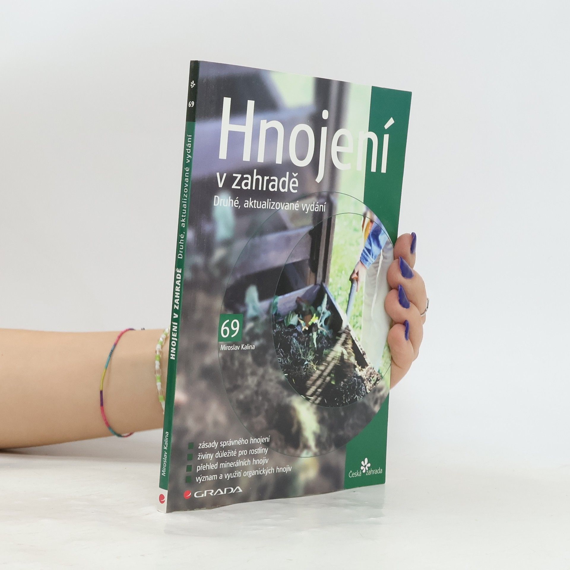 Miroslav Kalina Hnojení v zahradě