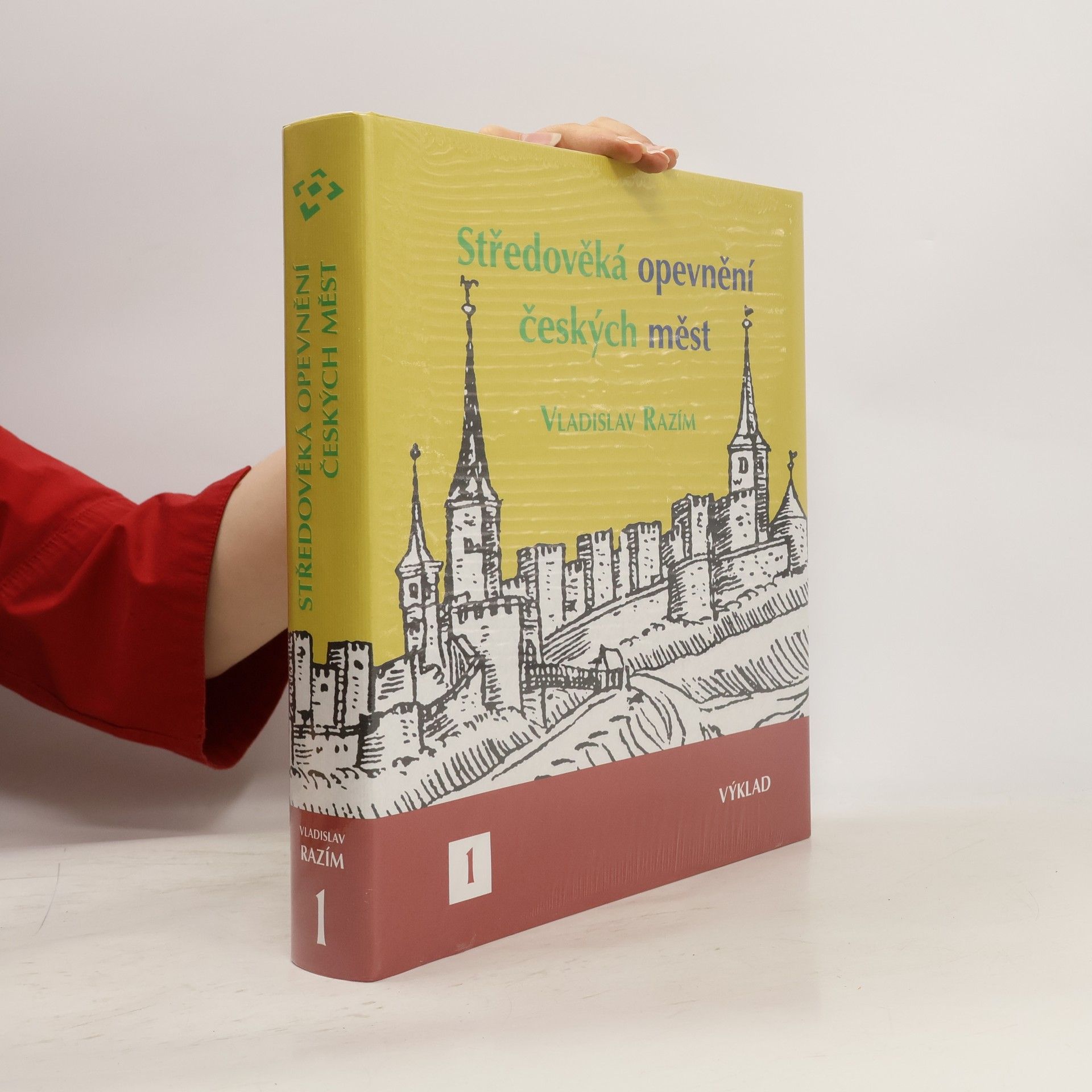 Vladislav Razím Středověká opevnění českých měst. 1, Výklad