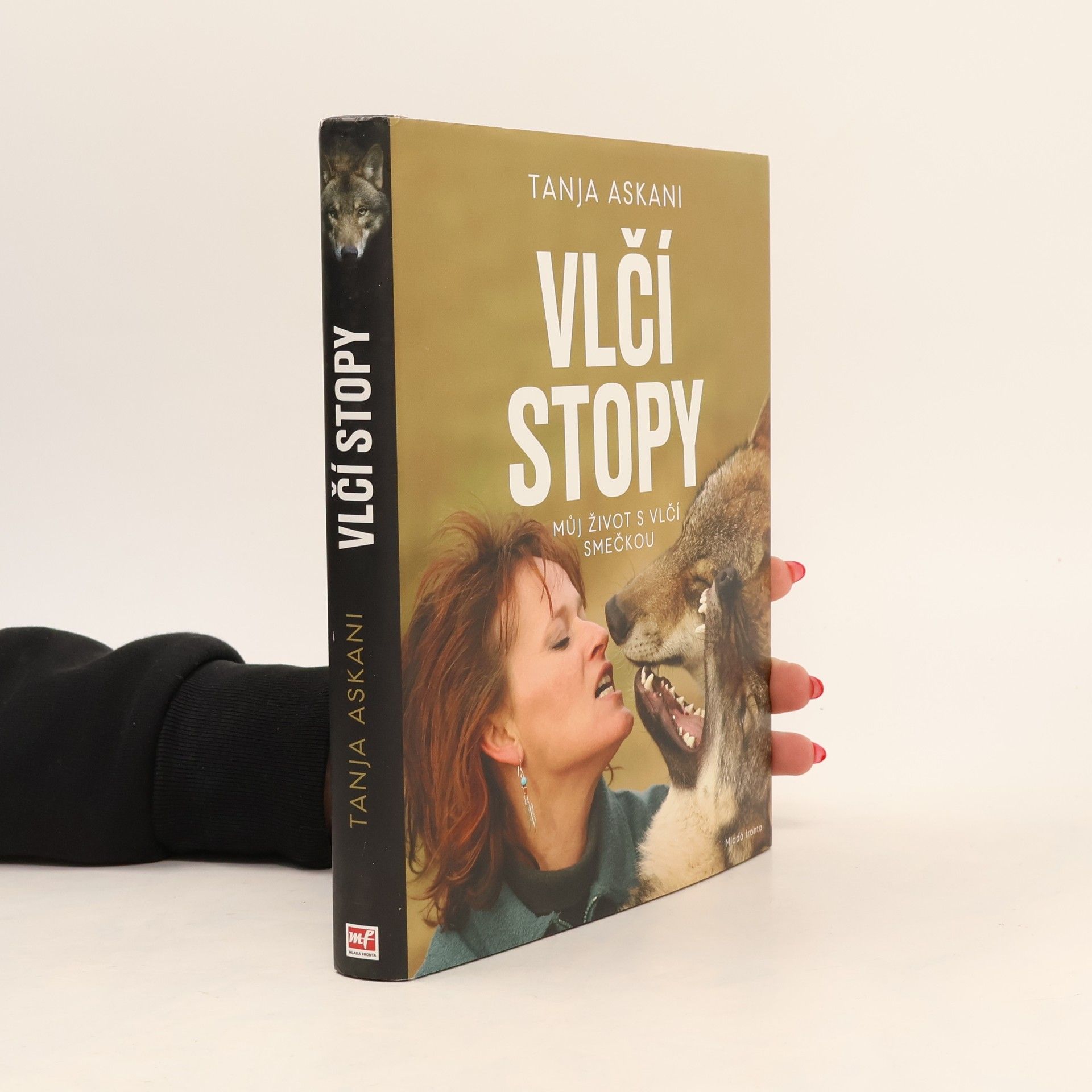 Vlčí stopy: Můj život s vlčí smečkou