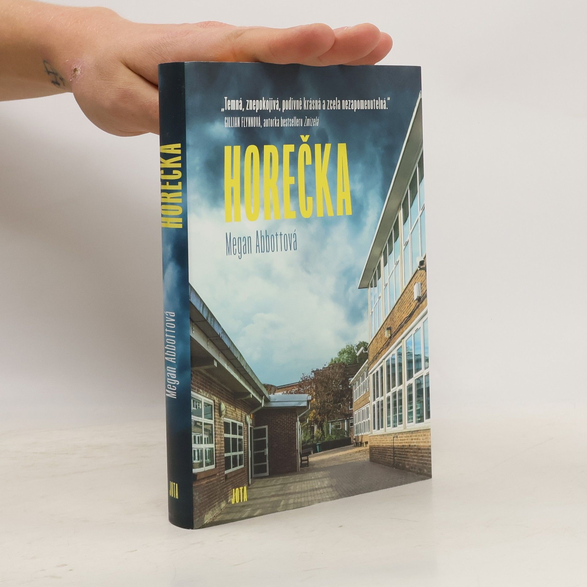 Megan Abbott Horečka