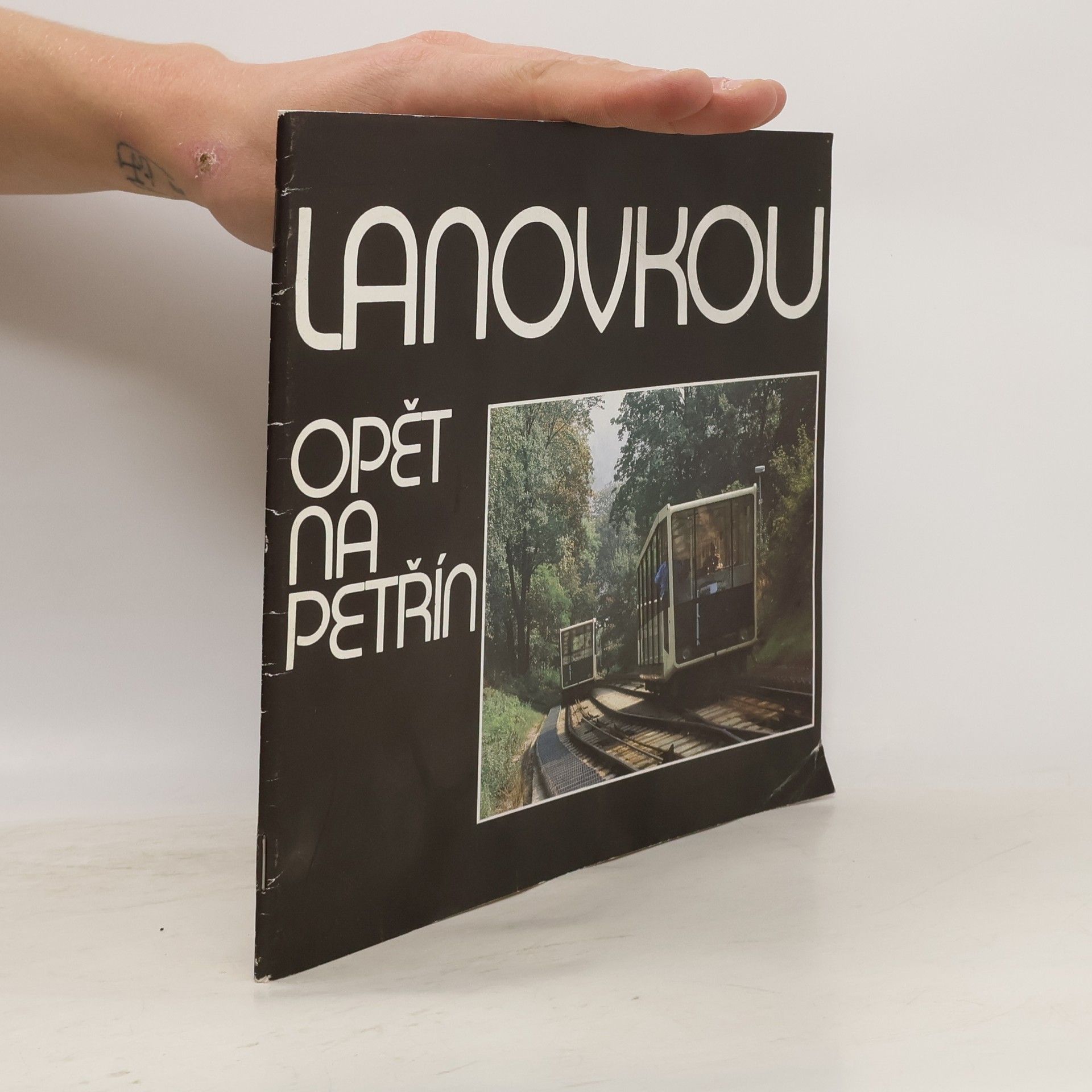 Kolektív autorov Lanovkou opět na petřín