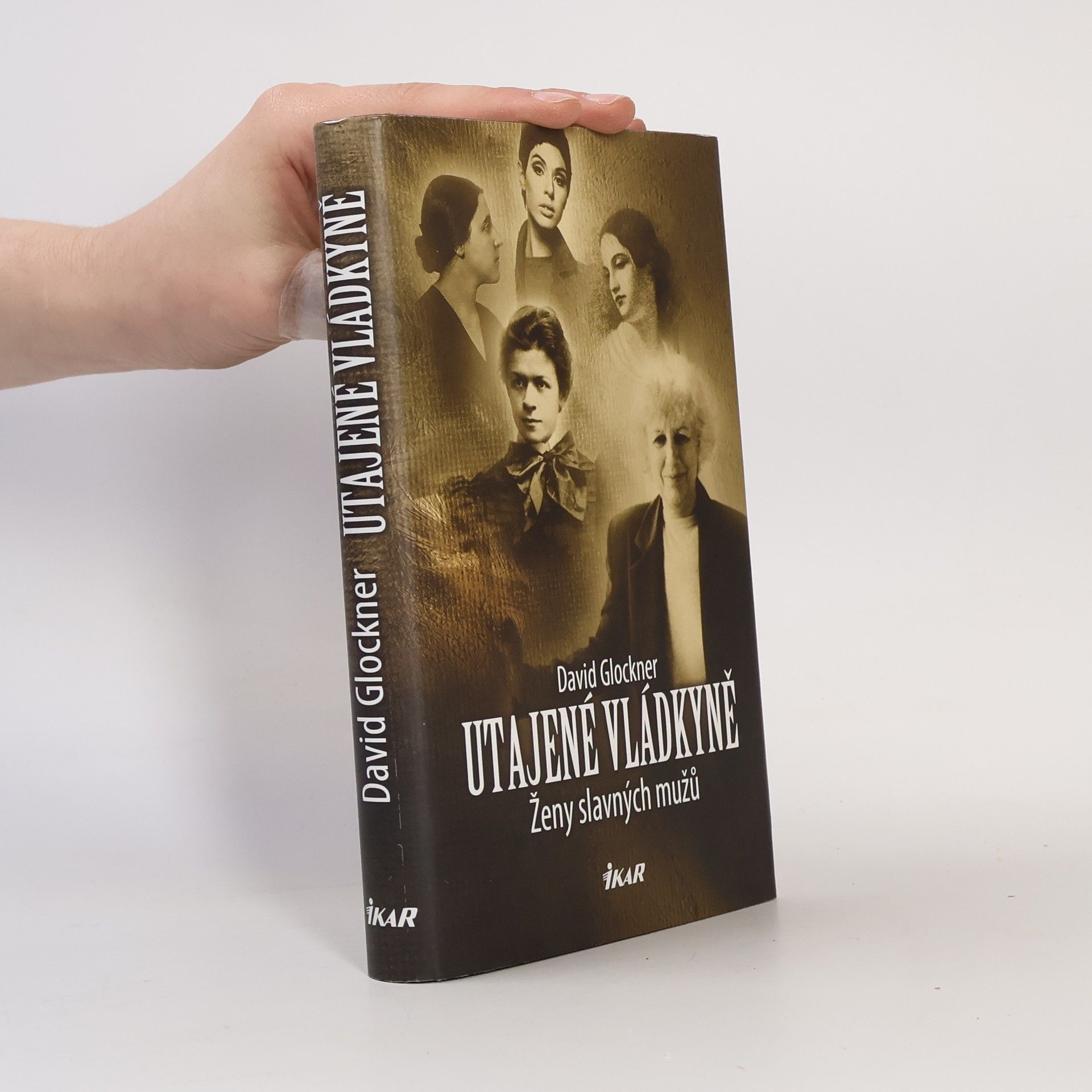David Glockner Utajené vládkyně