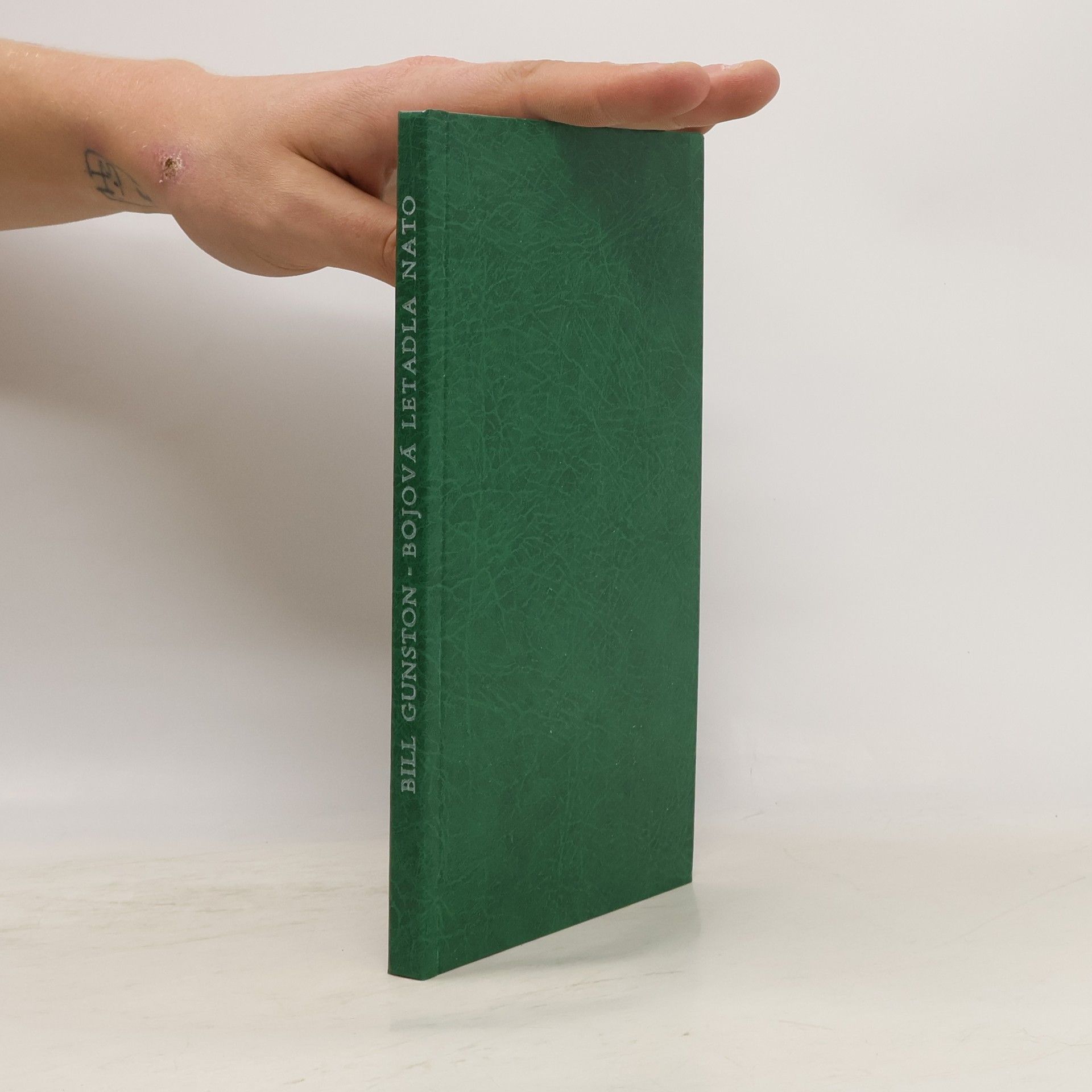 Bill Gunston Bojová letadla NATO