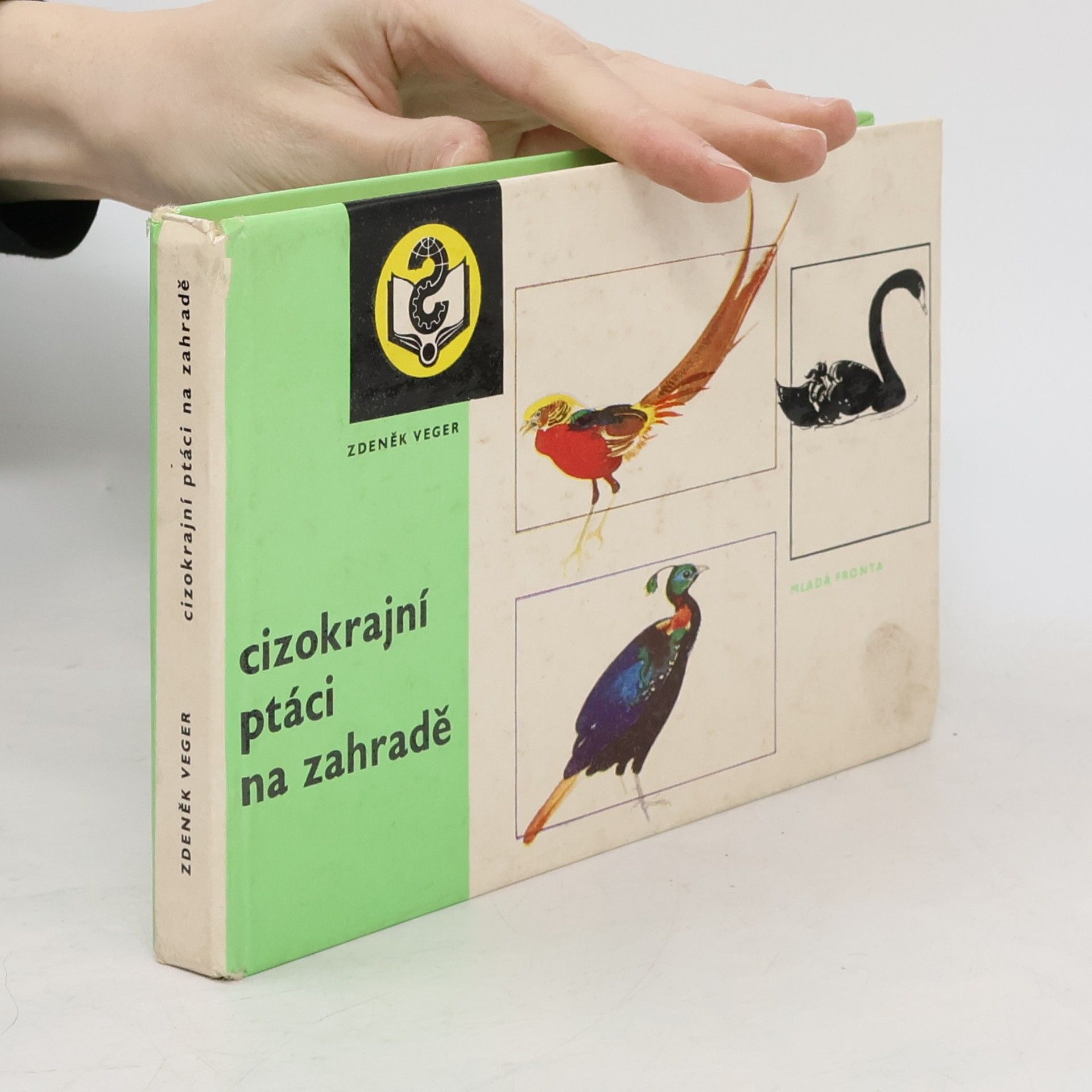 Zdeněk Veger Cizokrajní ptáci na zahradě