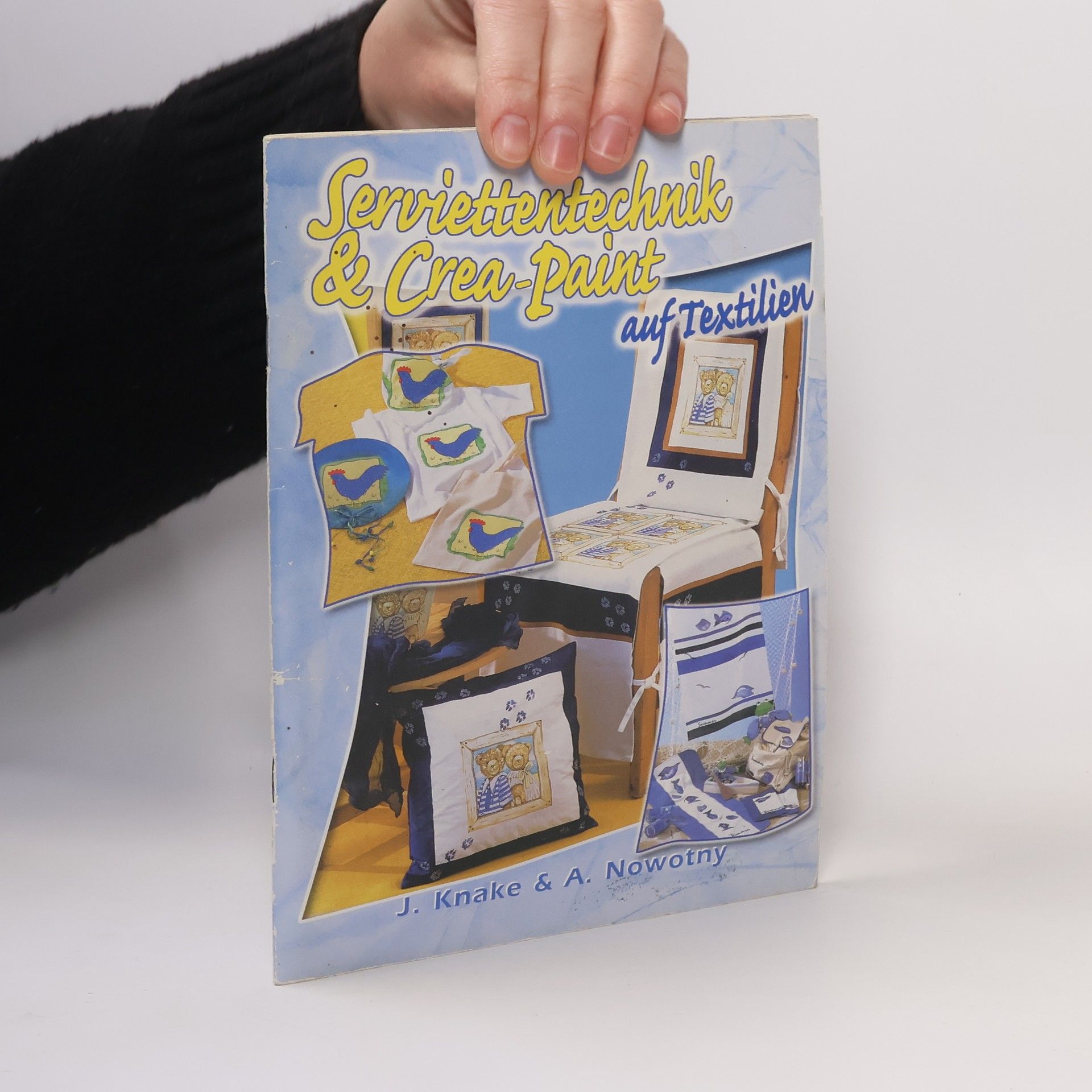 Serviettentechnik und Crea-Paint auf Textilien