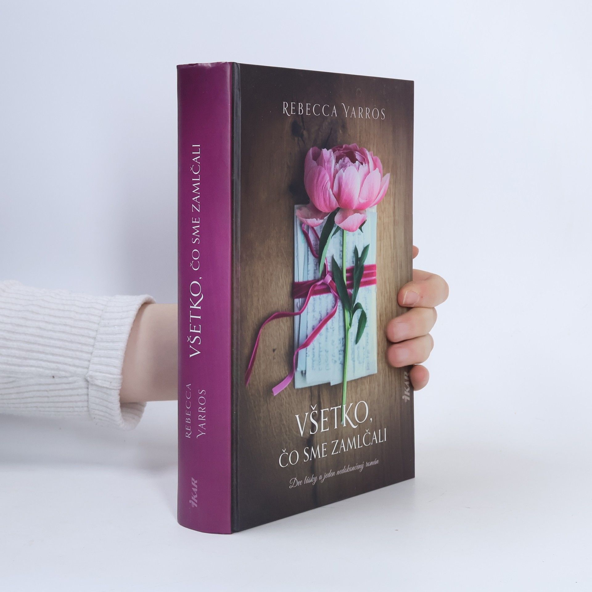 Rebecca Yarros Všetko, čo sme zamlčali