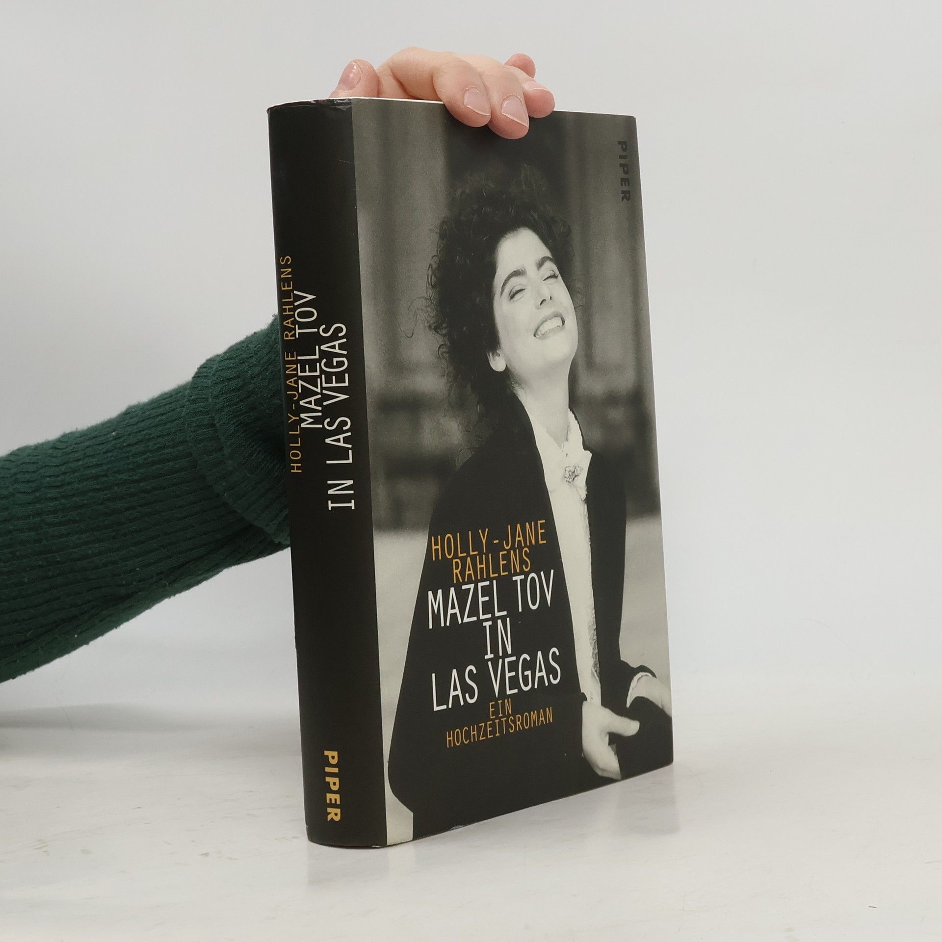 Holly-Jane Rahlens Mazel Tov in LasVegas