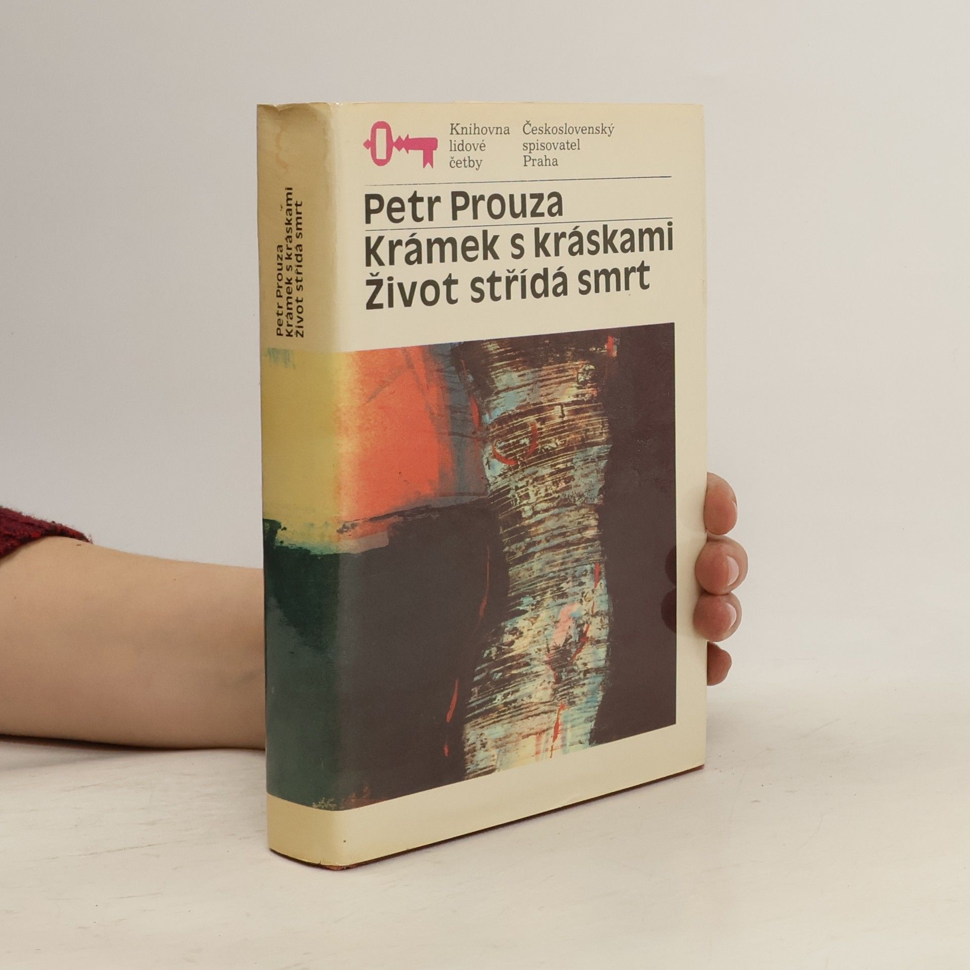 Krámek s kráskami. Život střídá smrt